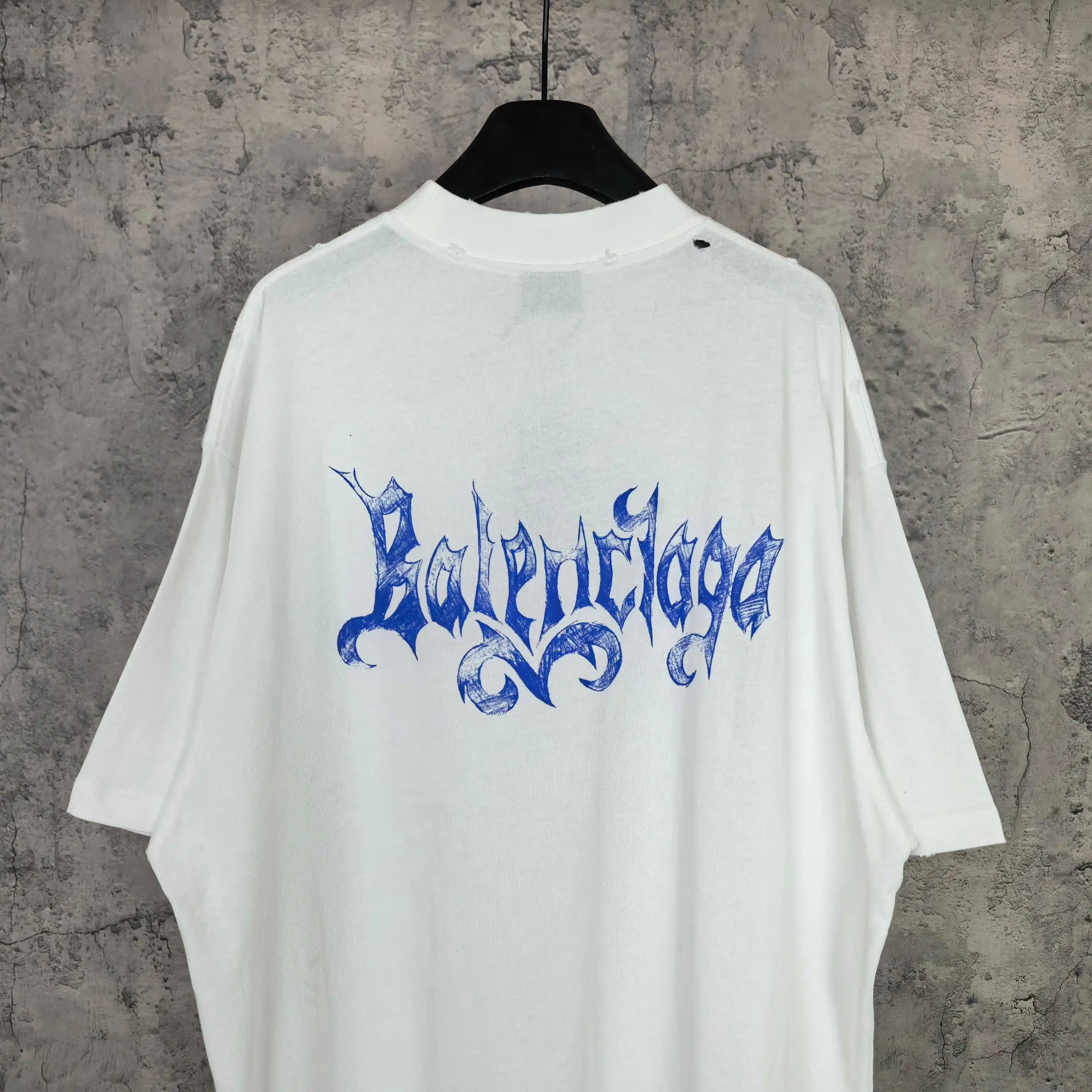 Gothic Logo Print Oversized T-Shirt D14524474 — view 6