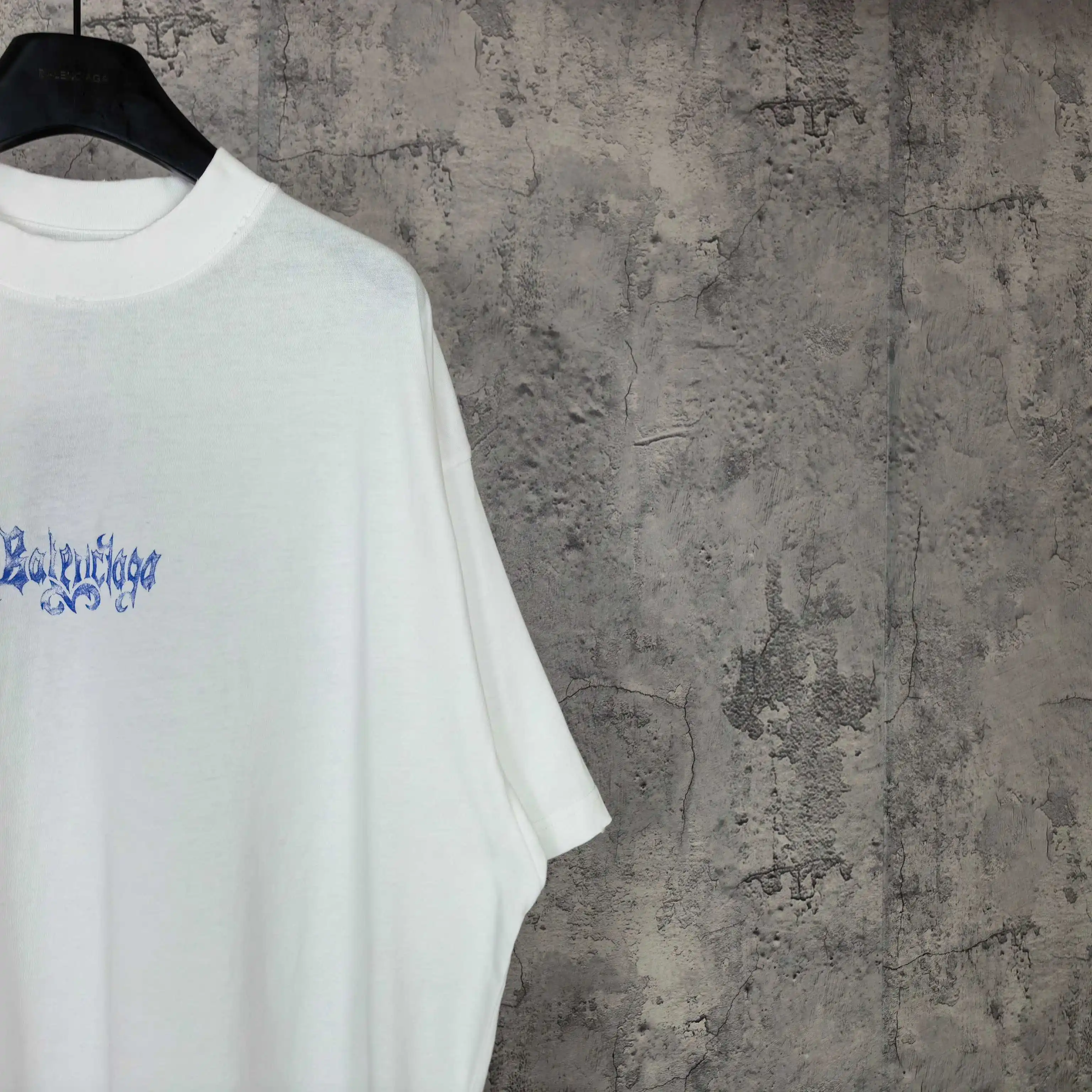 Gothic Logo Print Oversized T-Shirt D14524474 — view 11
