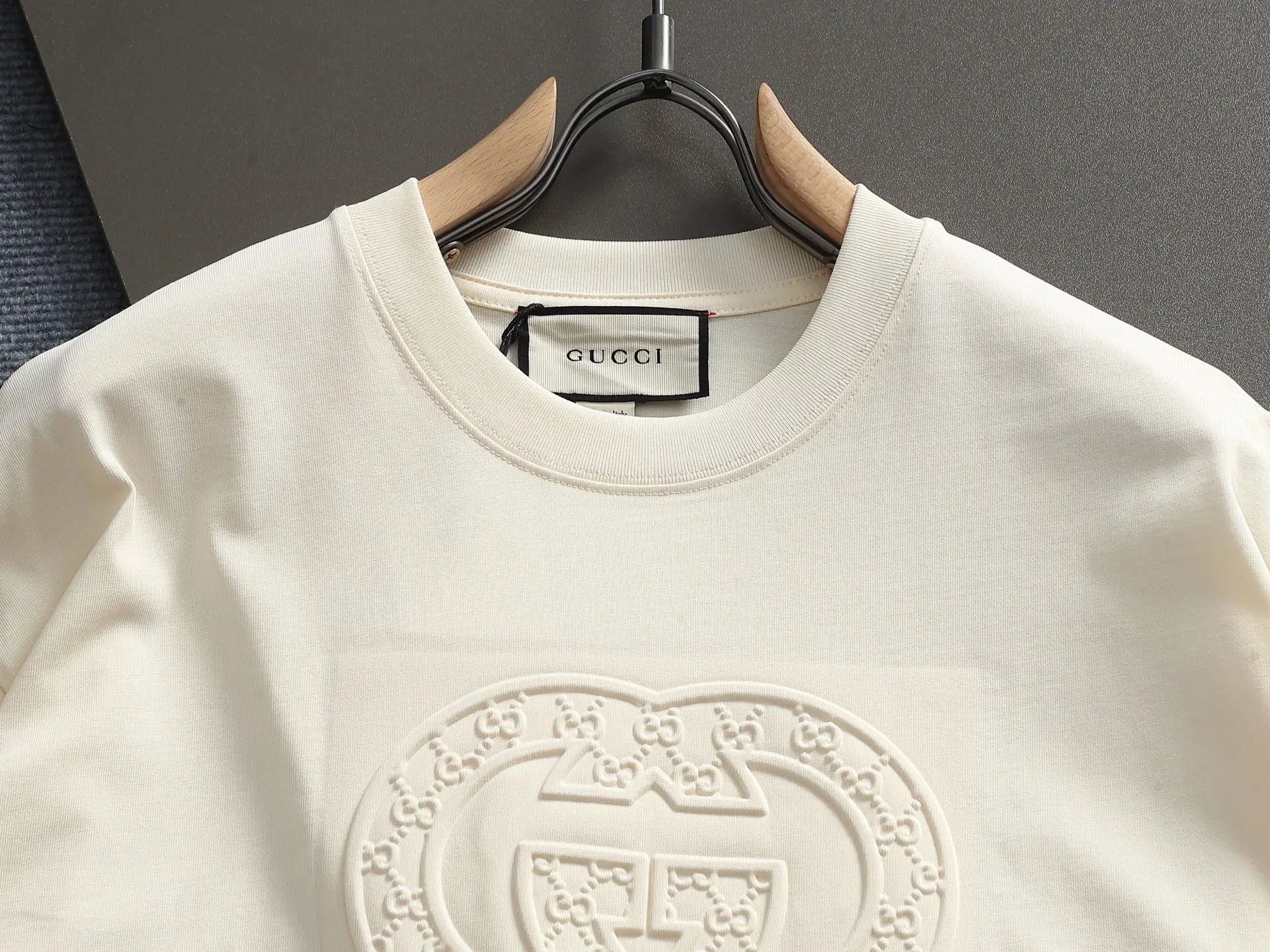 Embossed Double G Logo Cotton T-Shirt D14514418 — view 2