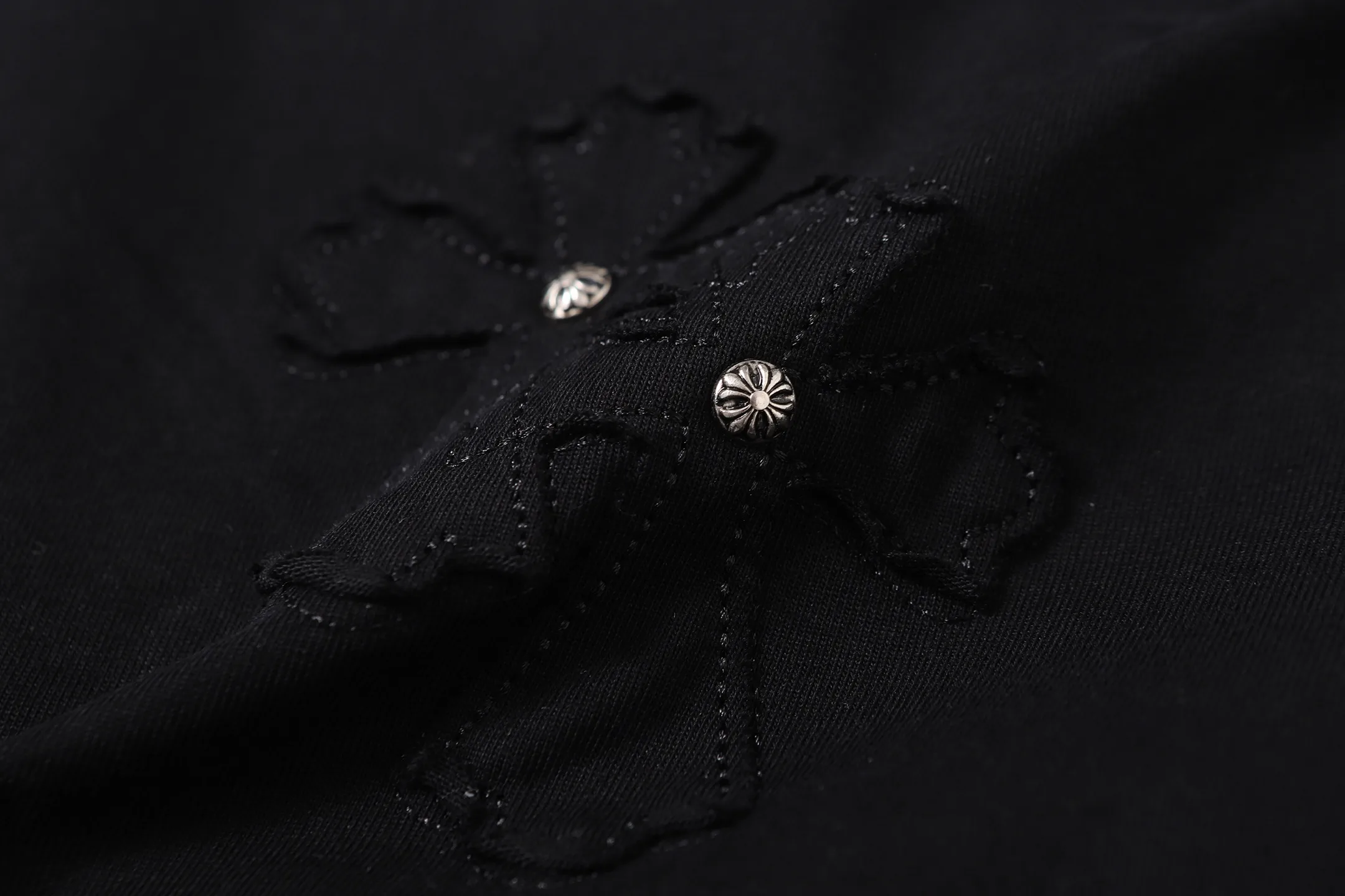 Embellished Cross Patch Cotton T-Shirt D14515582 — view 6