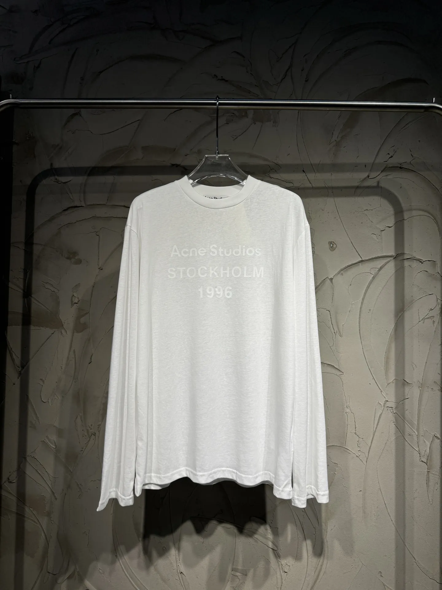 Logo Print Long-Sleeve T-Shirt D15024364