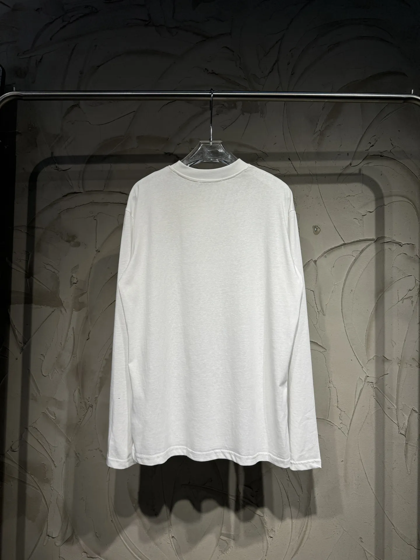 Logo Print Long-Sleeve T-Shirt D15024364 — view 2