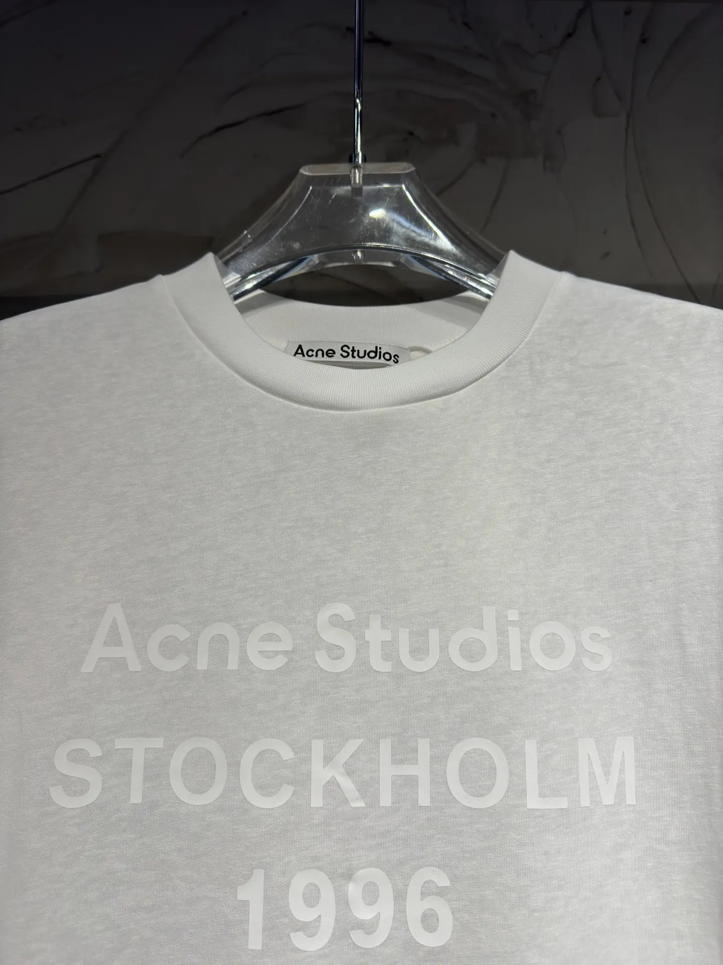 Logo Print Long-Sleeve T-Shirt D15024364 — view 8