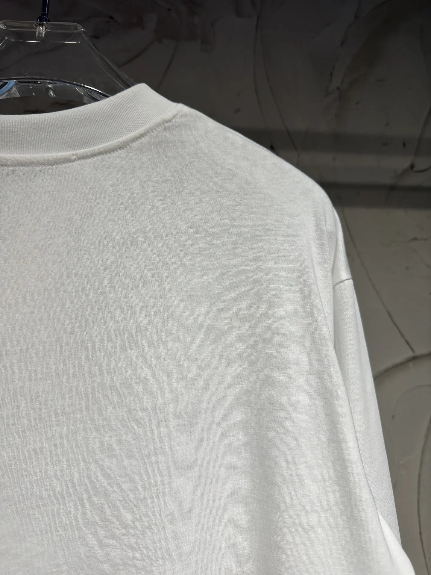 Logo Print Long-Sleeve T-Shirt D15024364 — view 11