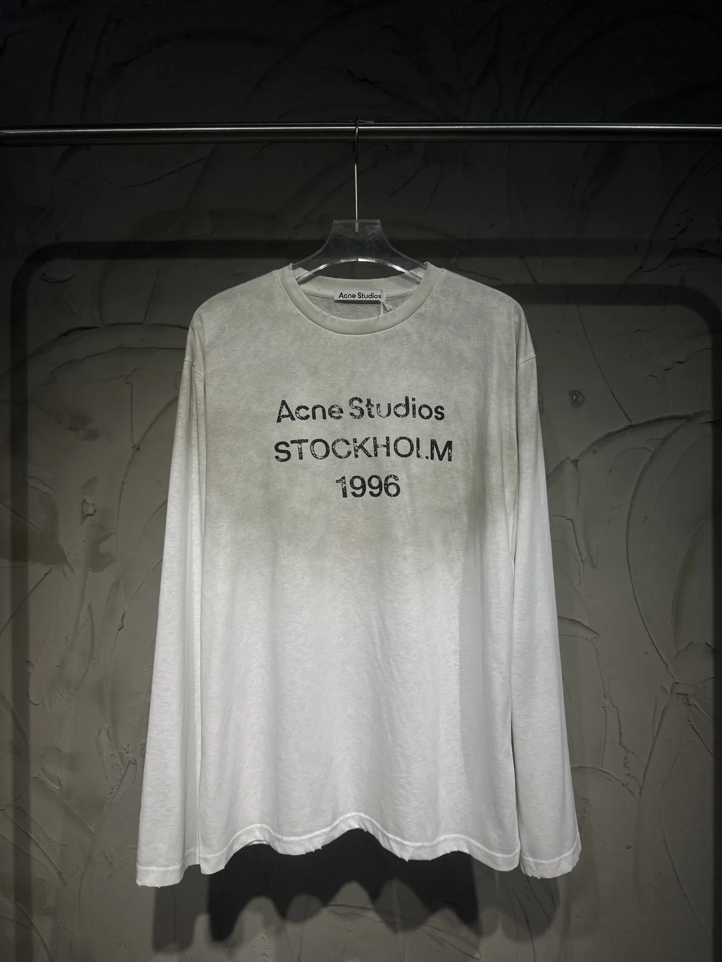 1996 Logo Distressed Long-Sleeve T-Shirt D15024312