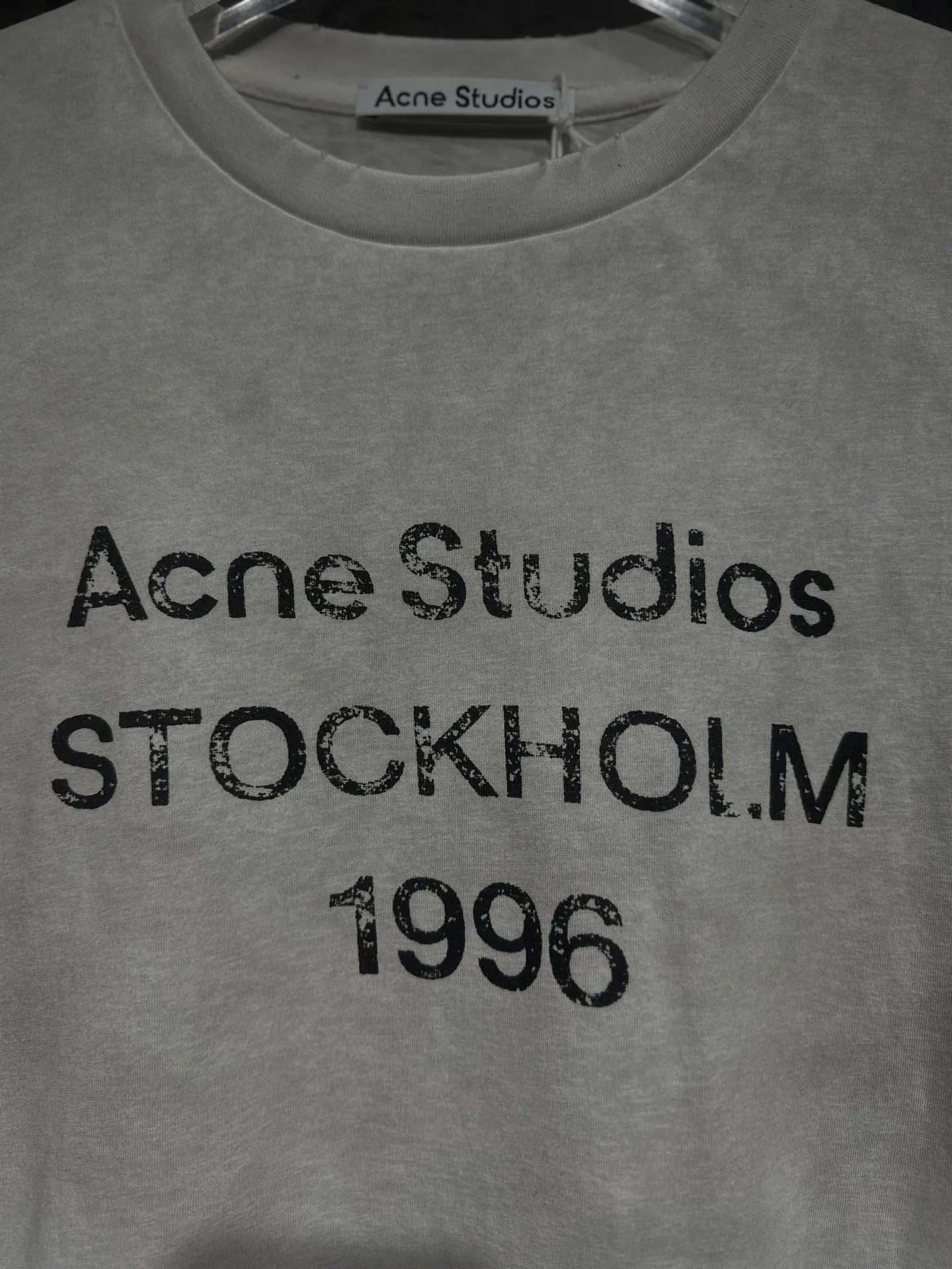 1996 Logo Distressed Long-Sleeve T-Shirt D15024312 — view 3