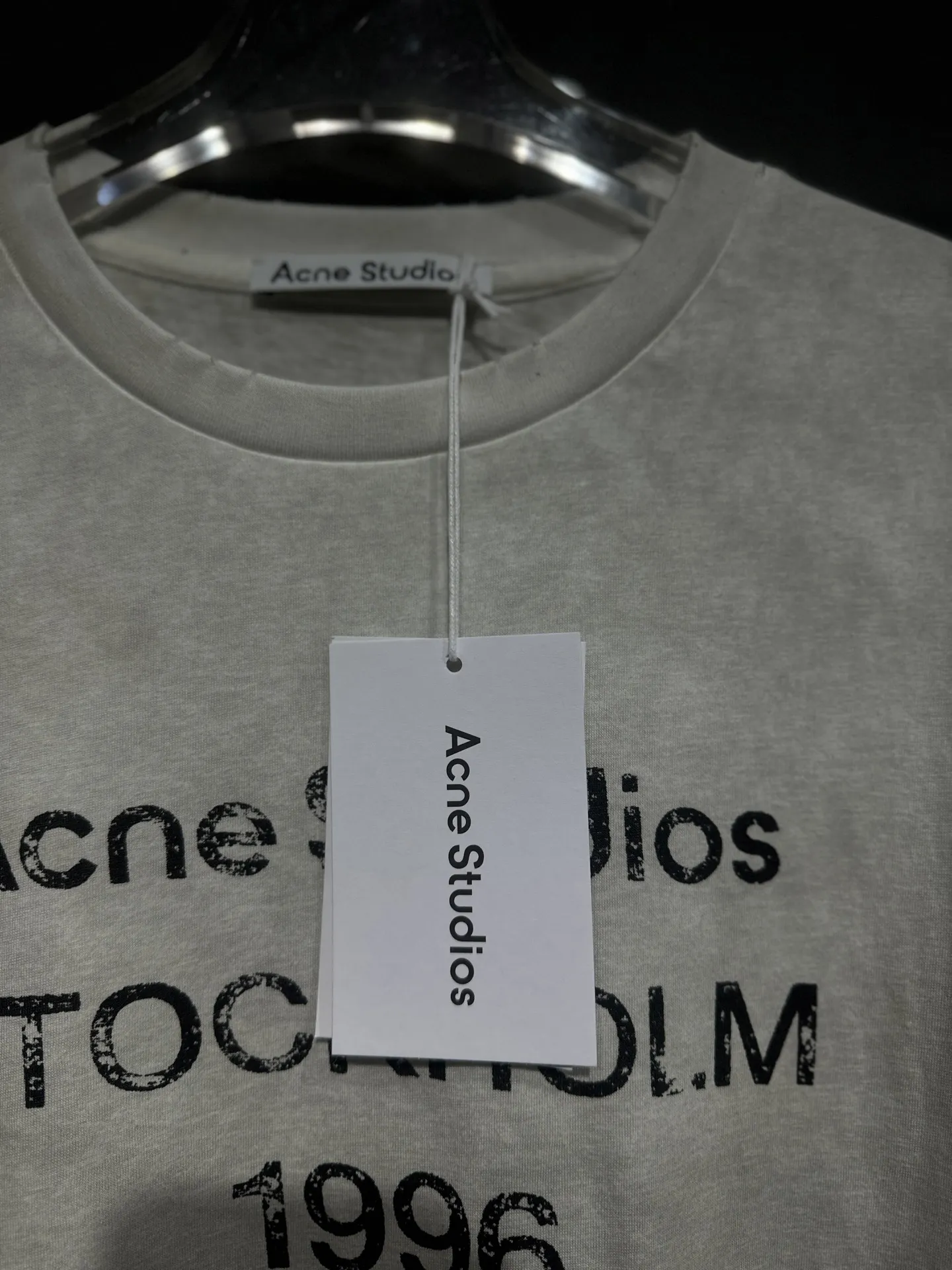 1996 Logo Distressed Long-Sleeve T-Shirt D15024312 — view 10