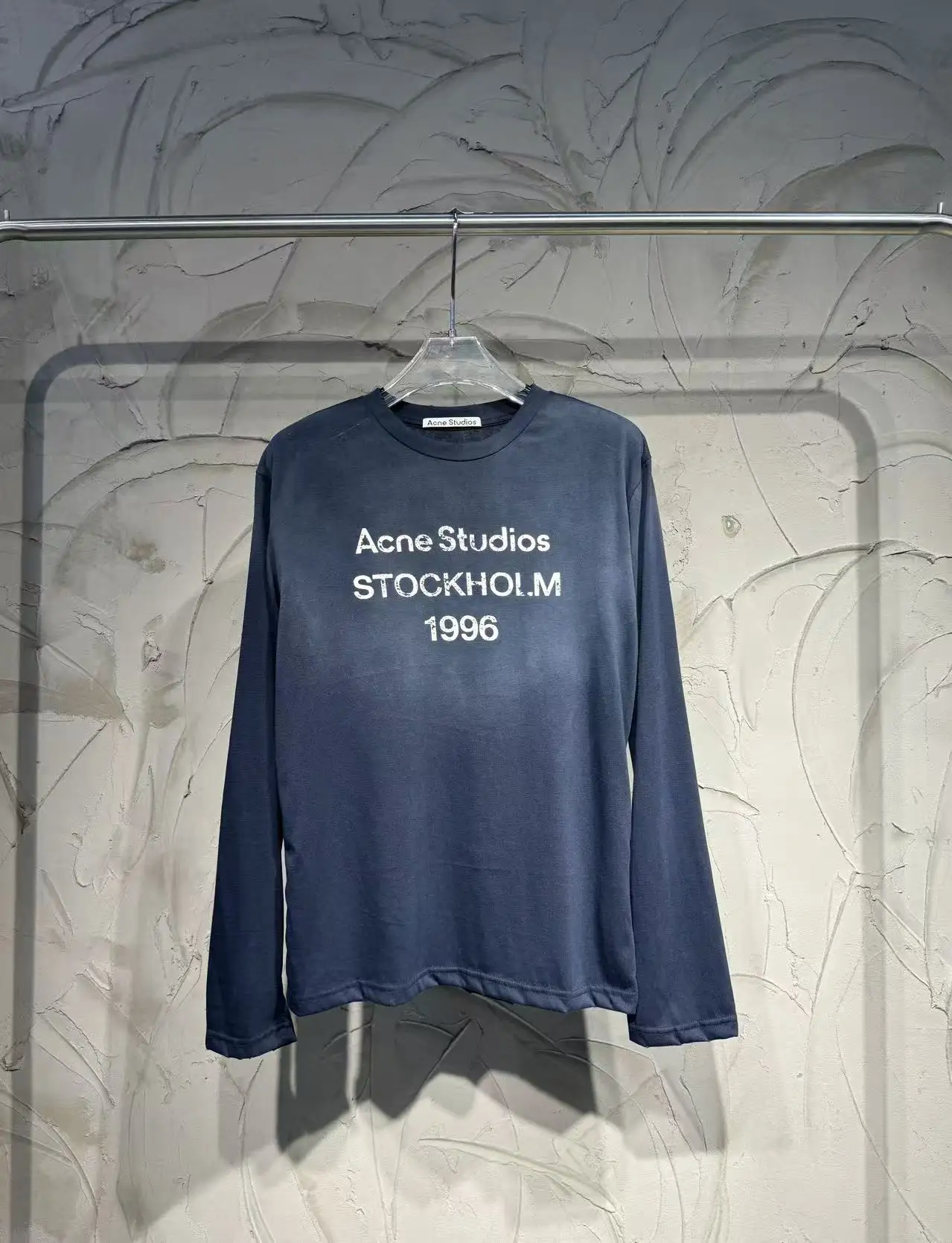 1996 Logo Distressed Long-Sleeve T-Shirt D15024310