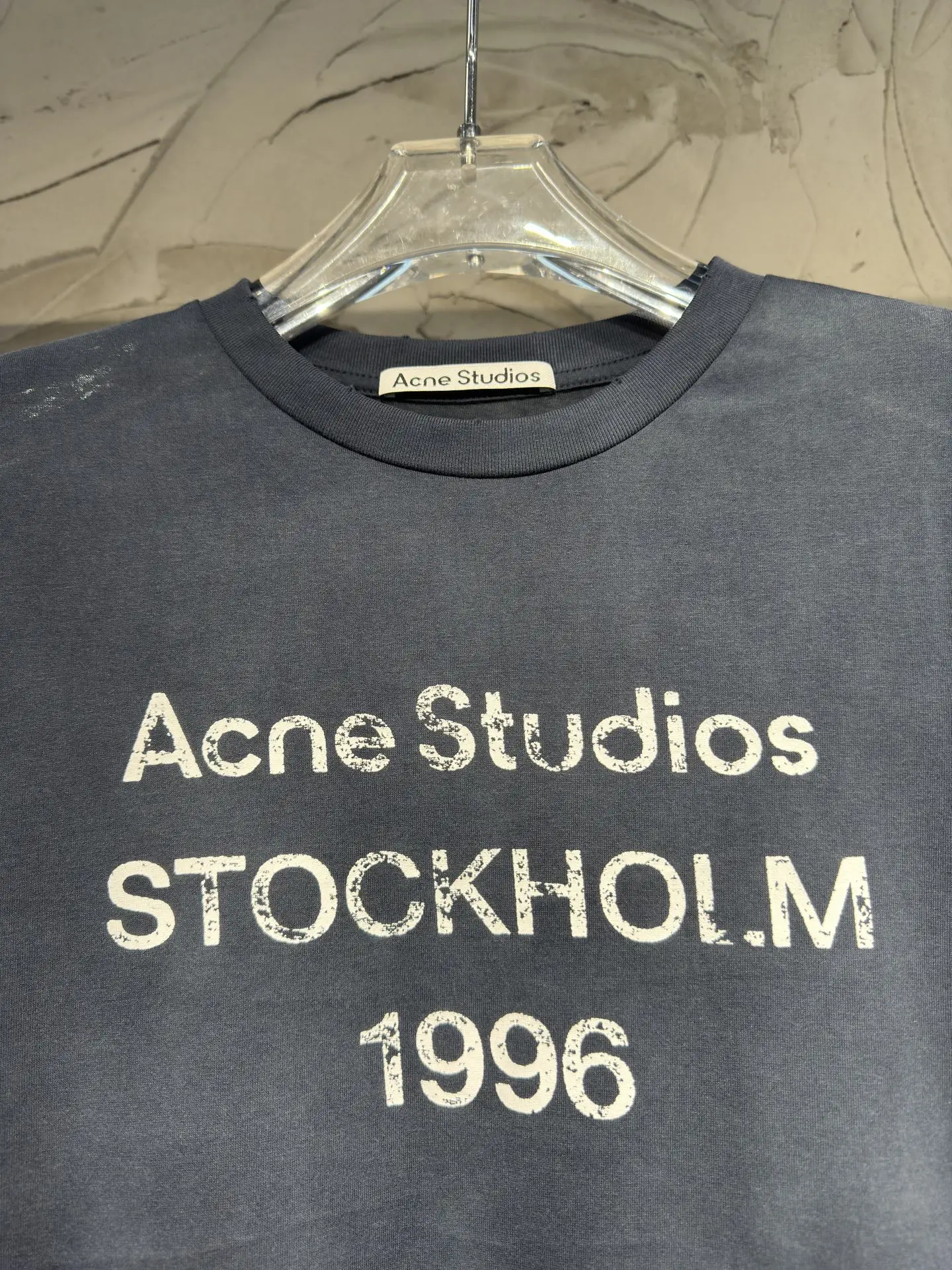 1996 Logo Distressed Long-Sleeve T-Shirt D15024310 — view 4