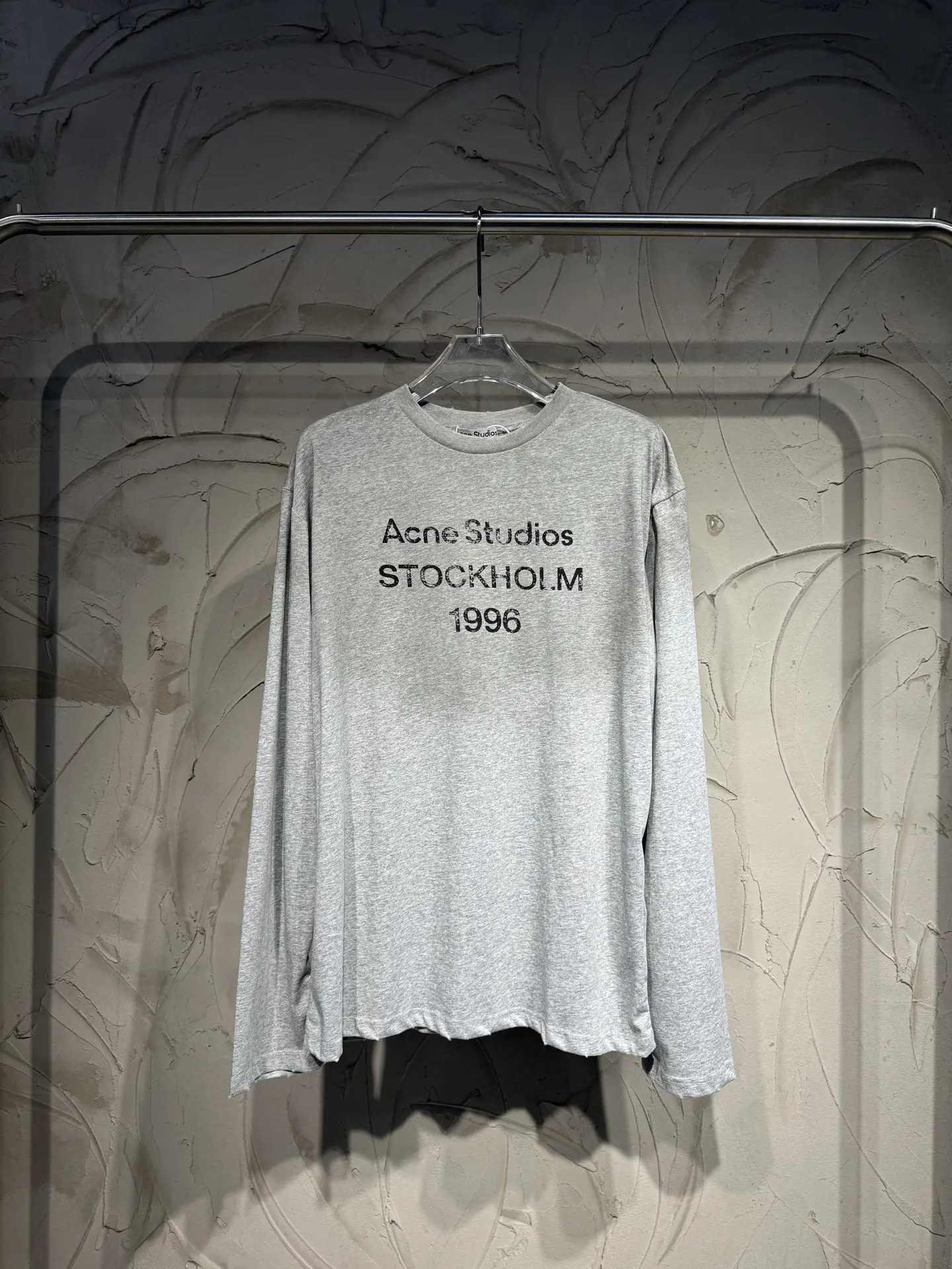 1996 Logo Distressed Long-Sleeve T-Shirt D15024313