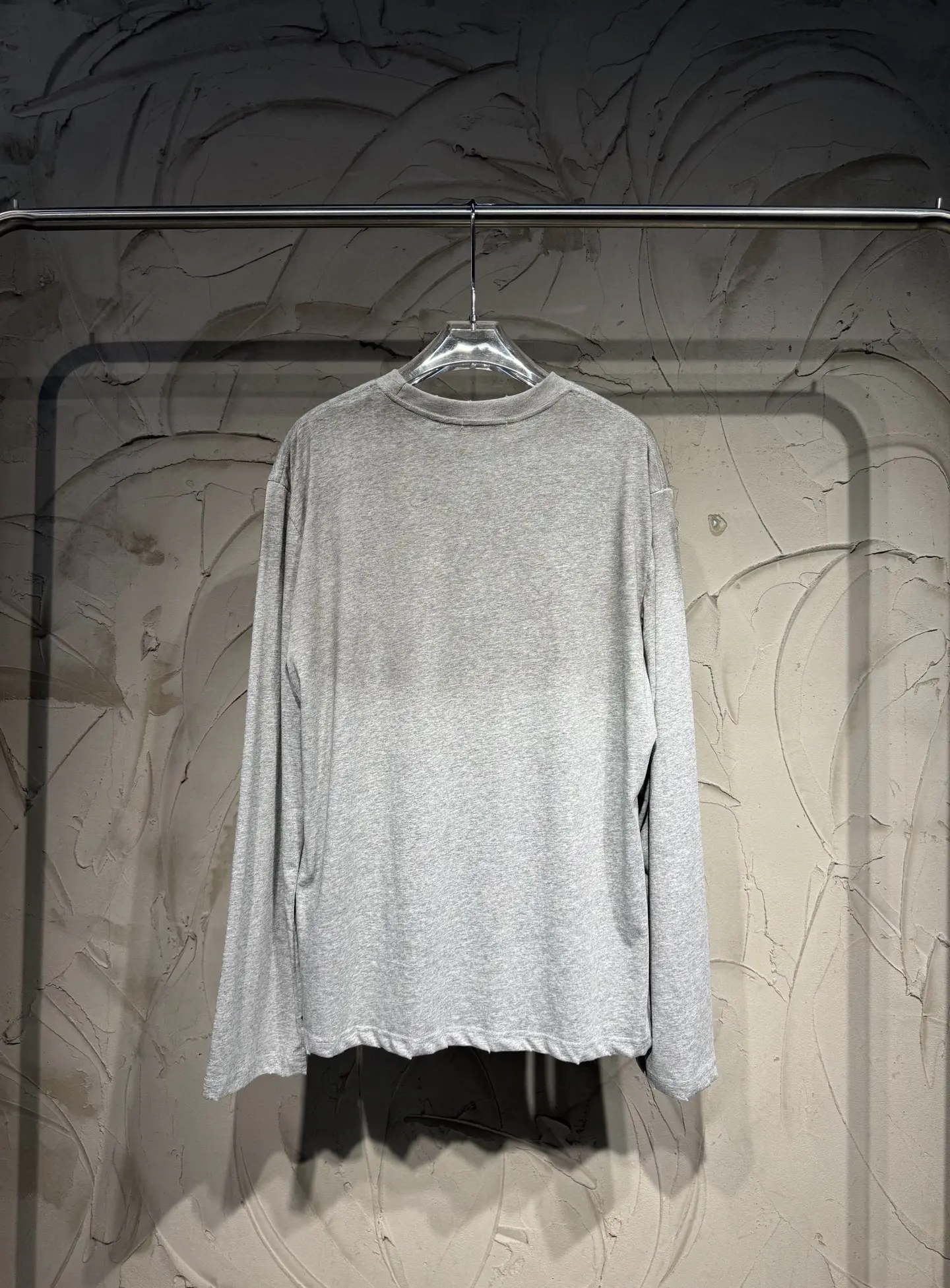 1996 Logo Distressed Long-Sleeve T-Shirt D15024313 — view 10