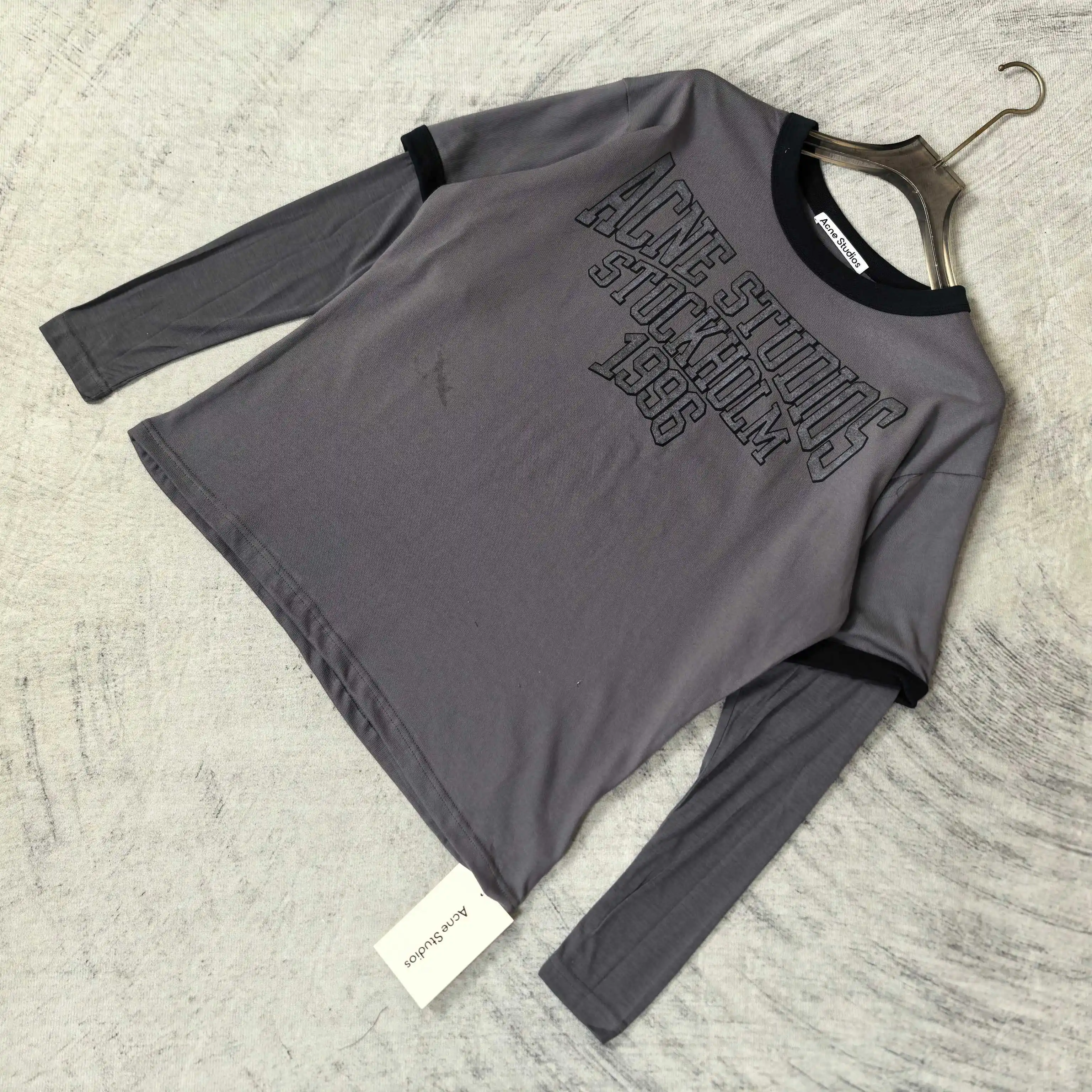 Layered Graphic Long-Sleeve T-Shirt D15024554 — view 5