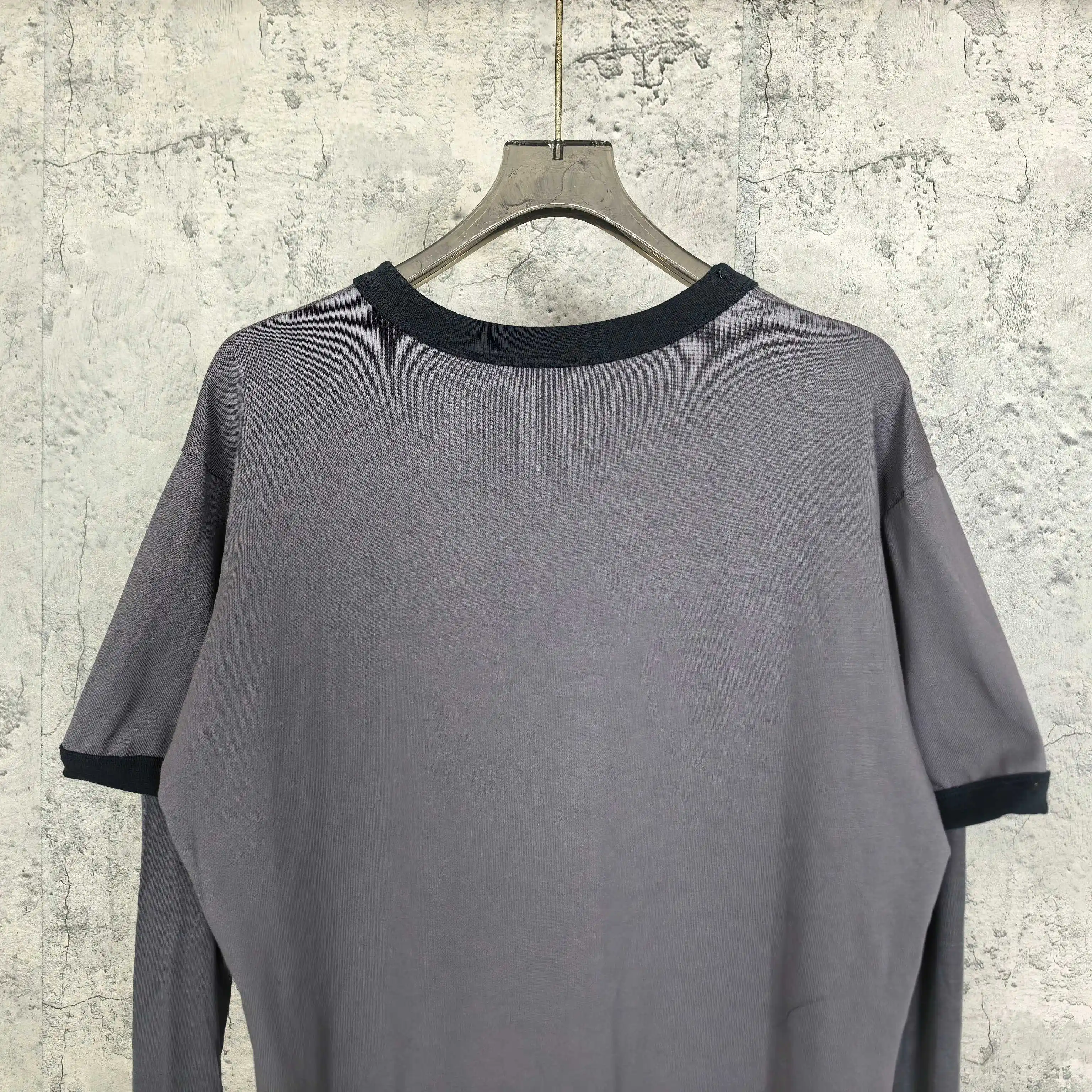 Layered Graphic Long-Sleeve T-Shirt D15024554 — view 6