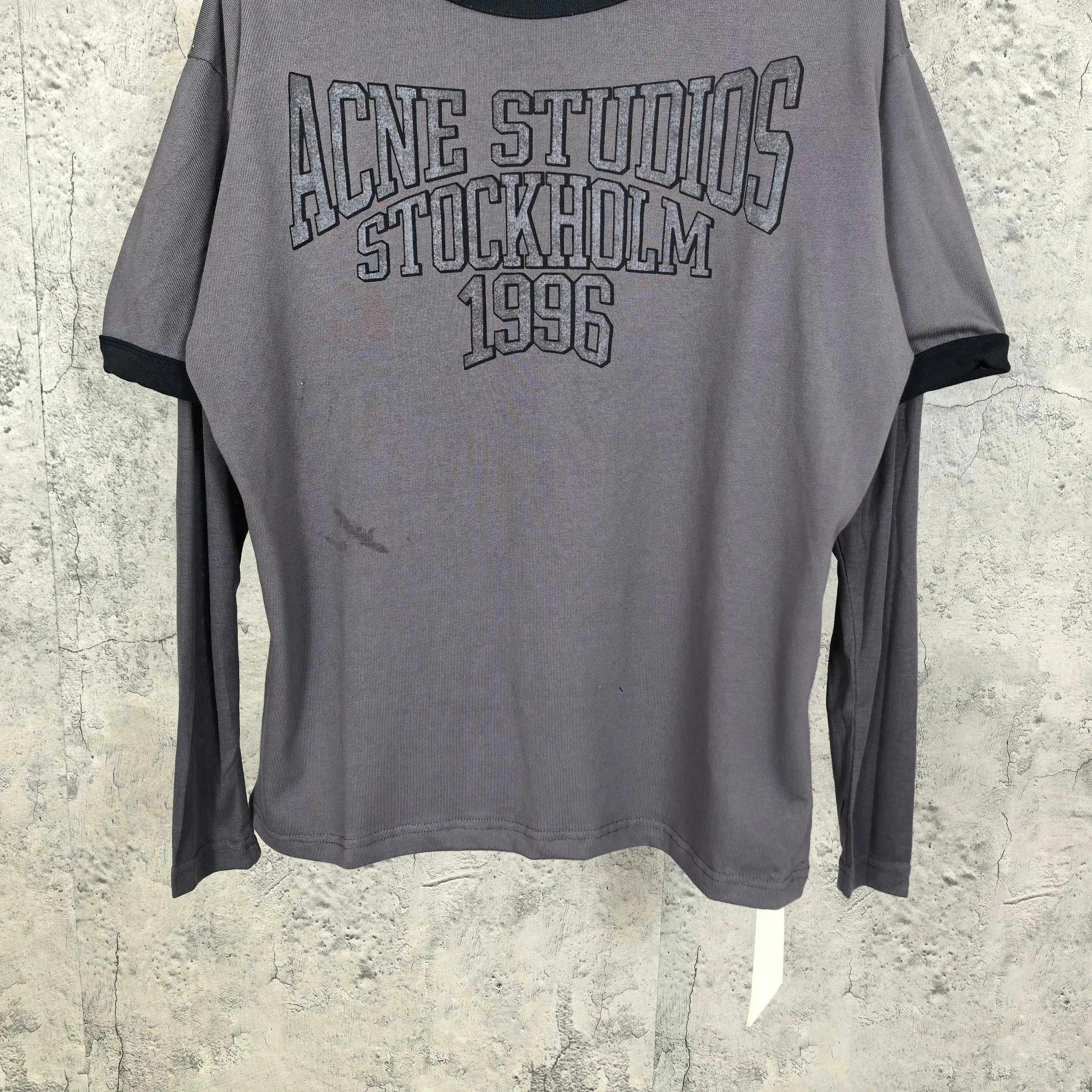 Layered Graphic Long-Sleeve T-Shirt D15024554 — view 10