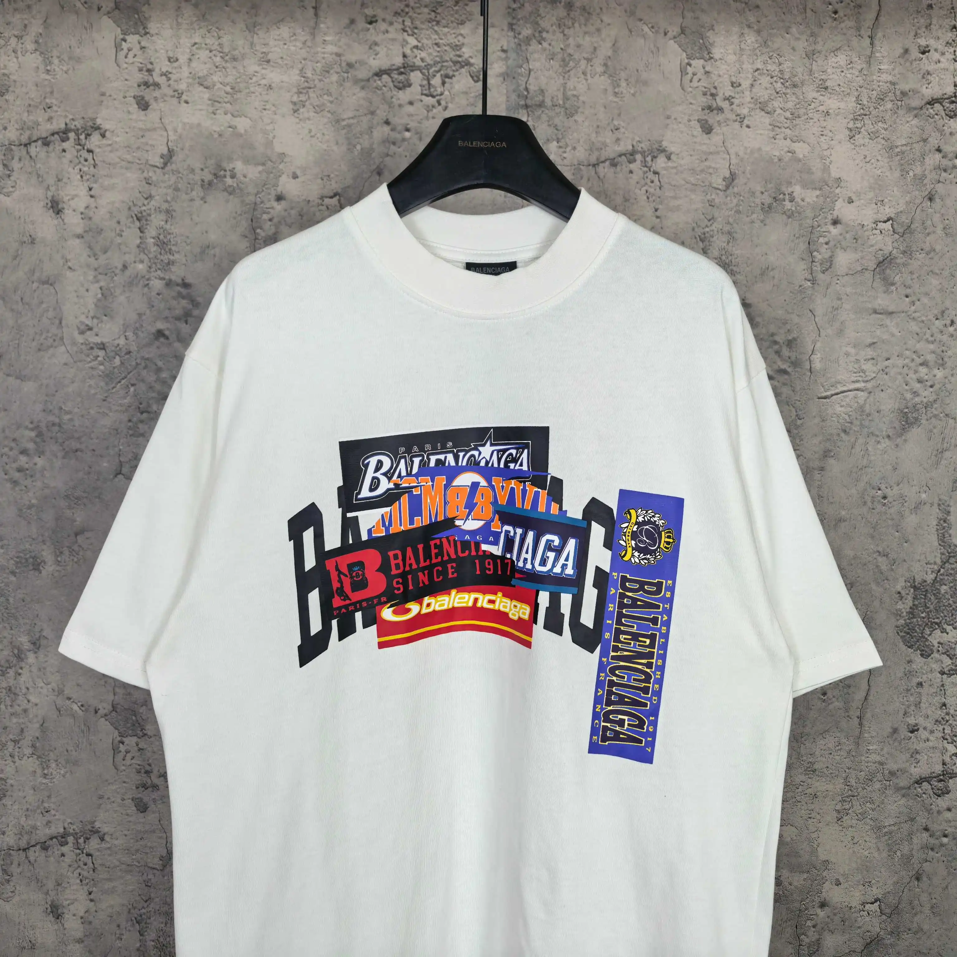 Bumper Stickers Medium Fit T-Shirt D15024472 — view 3
