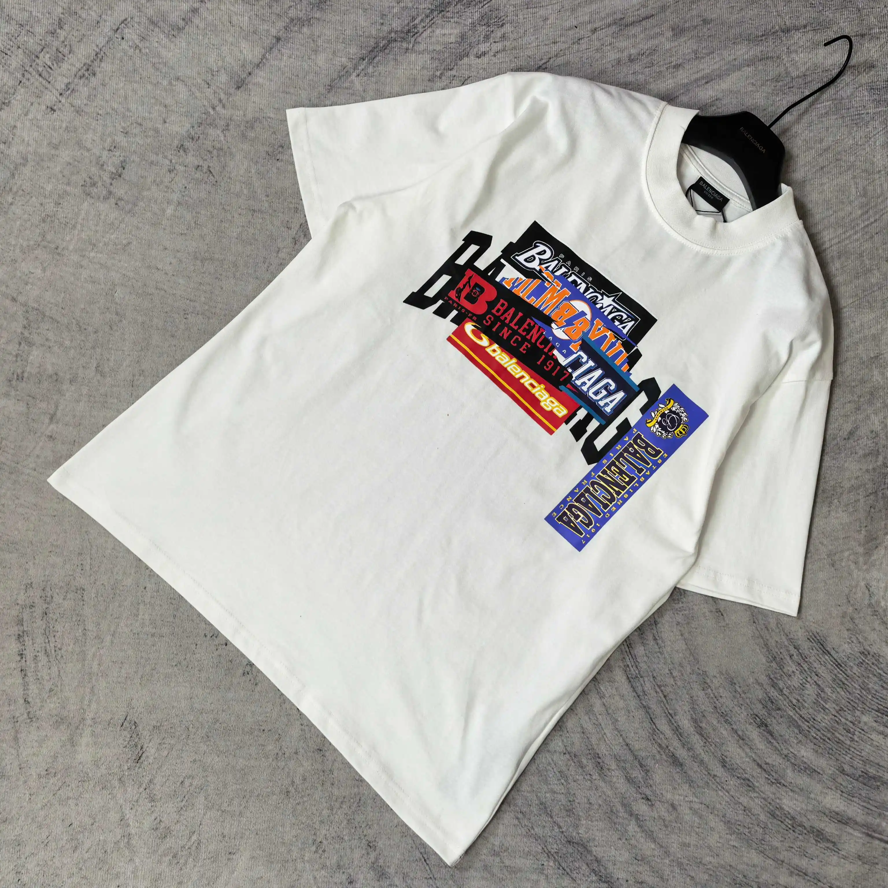 Bumper Stickers Medium Fit T-Shirt D15024472 — view 4