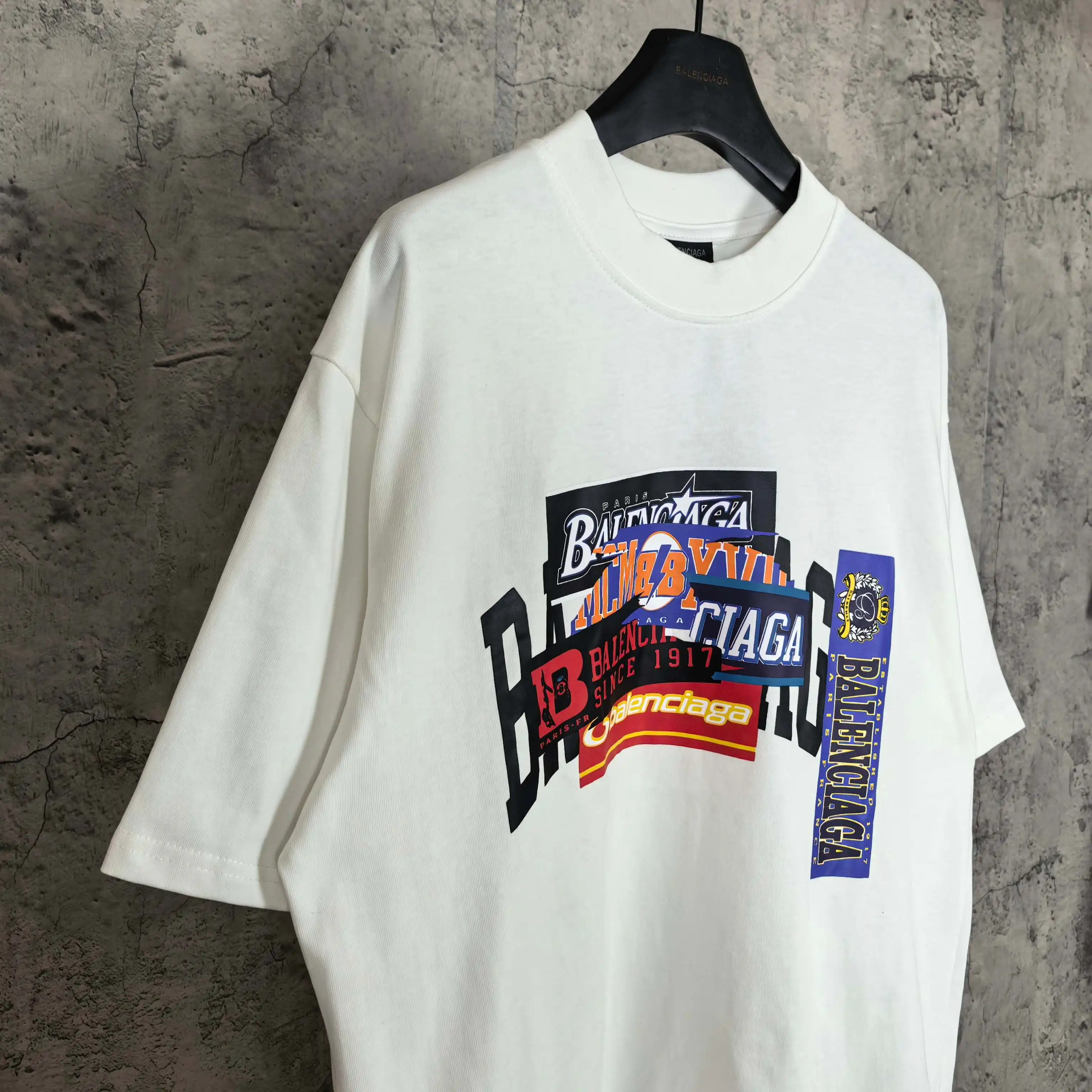 Bumper Stickers Medium Fit T-Shirt D15024472 — view 7