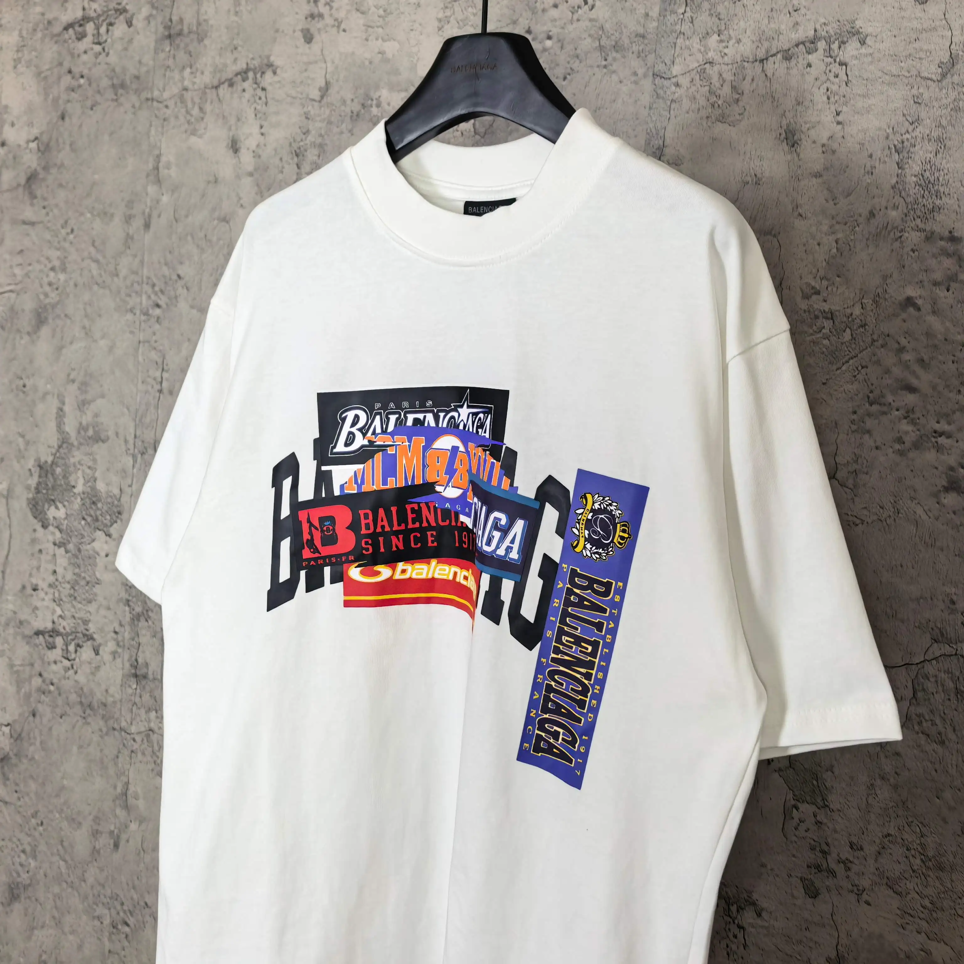 Bumper Stickers Medium Fit T-Shirt D15024472 — view 9