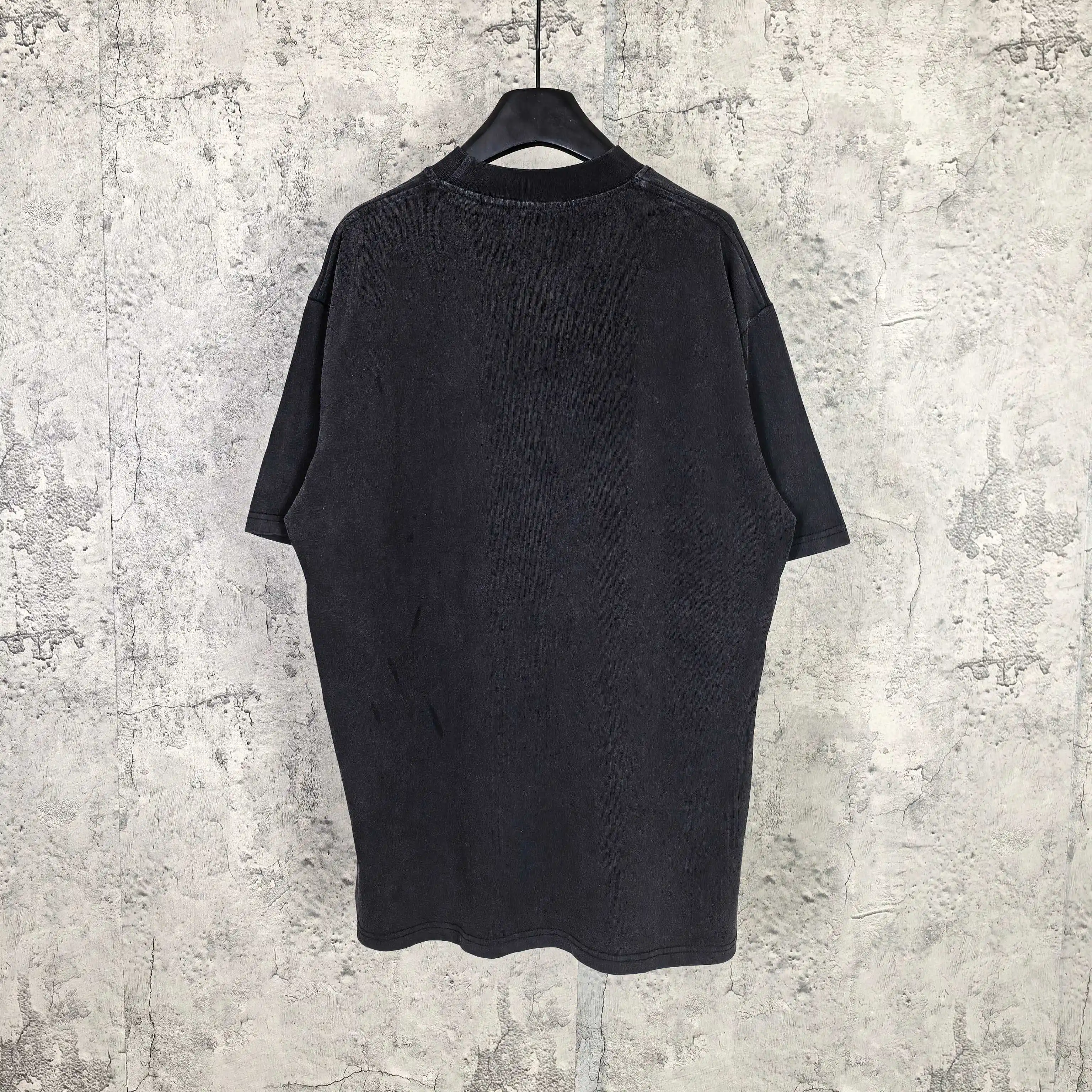 Logo Embroidered Medium Fit T-Shirt D15024480 — view 2
