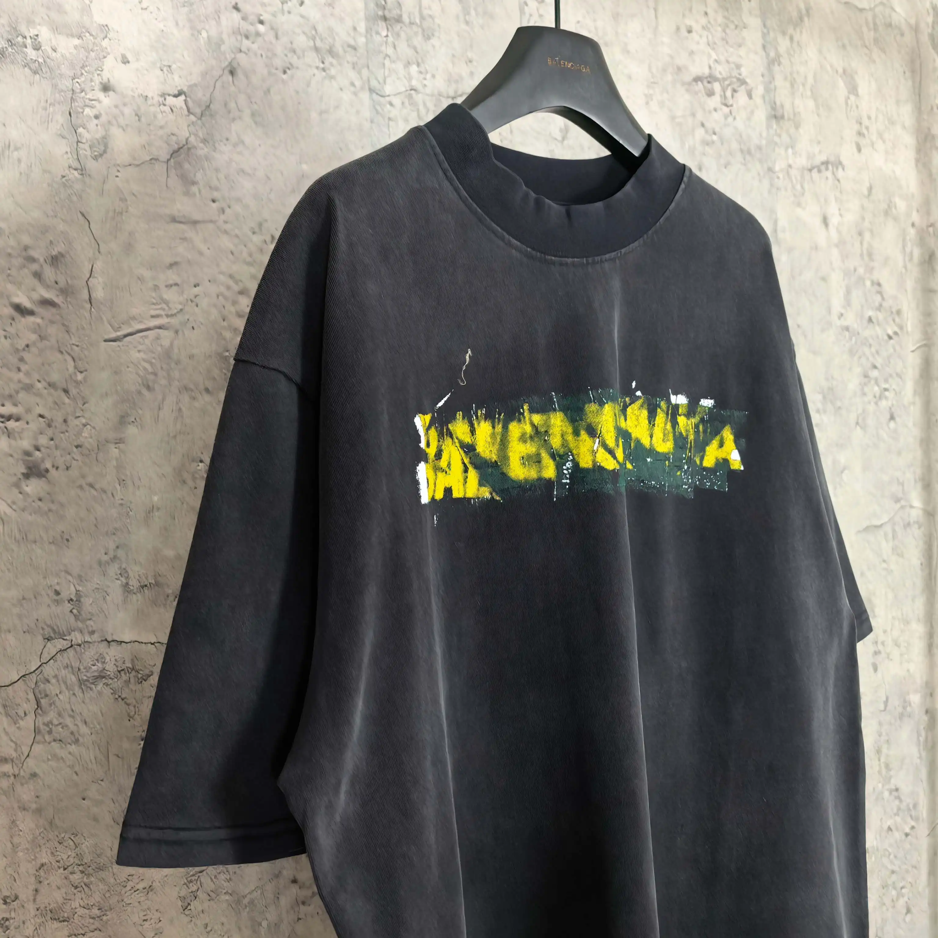 Messy Spray Logo Washed Cotton T-Shirt D15024493 — view 7
