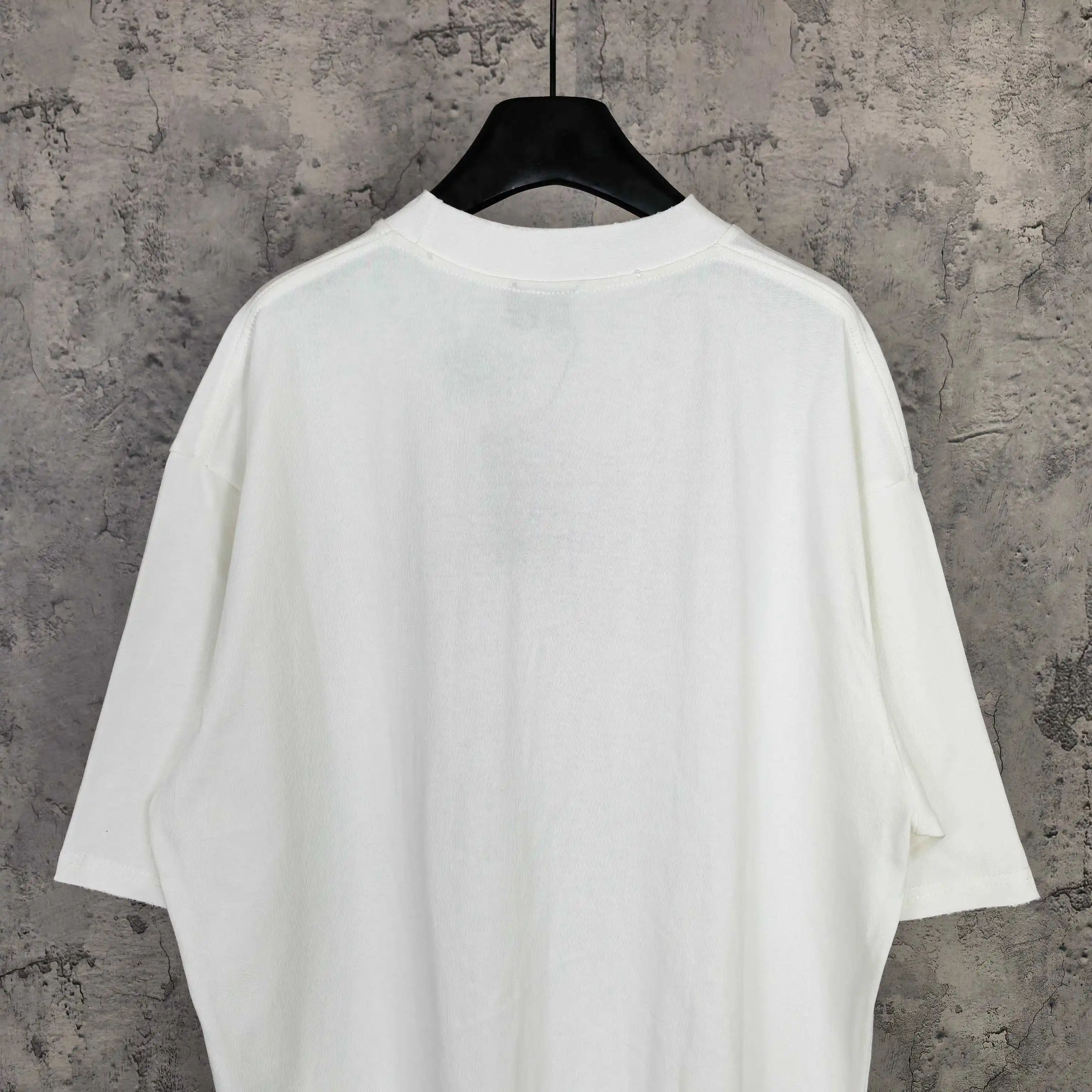 Messy Spray Logo Medium Fit T-Shirt D15024496 — view 6