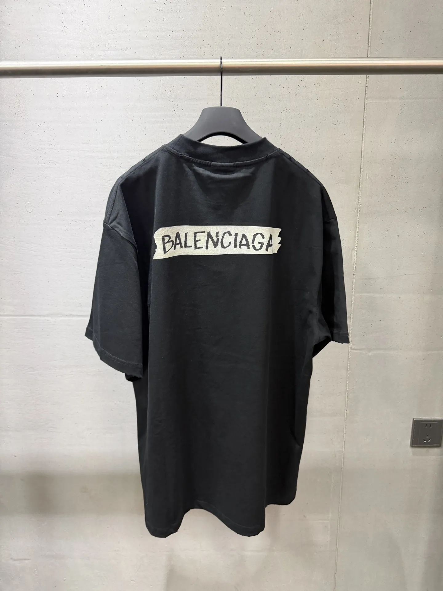Tape Logo Oversized Cotton T-Shirt D15020053 — view 2