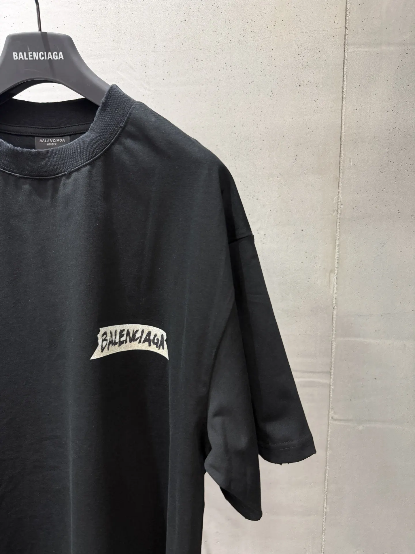 Tape Logo Oversized Cotton T-Shirt D15020053 — view 4