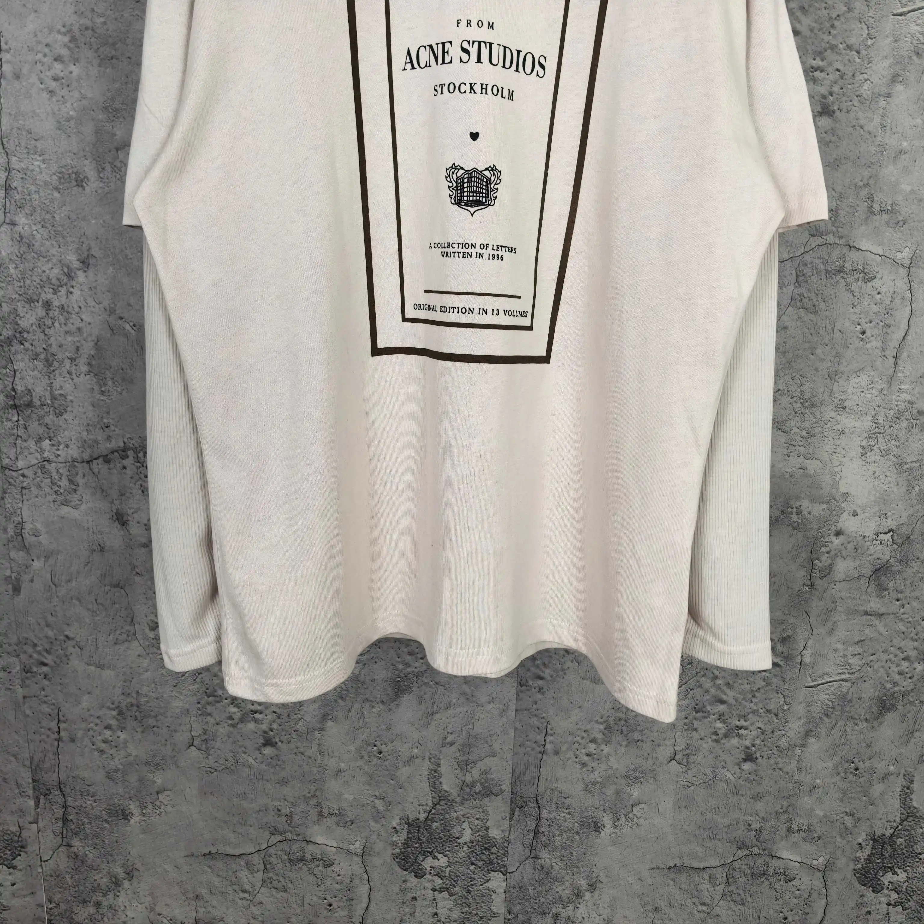 Logo Graphic Layered Long-Sleeve T-Shirt D15524523 — view 8