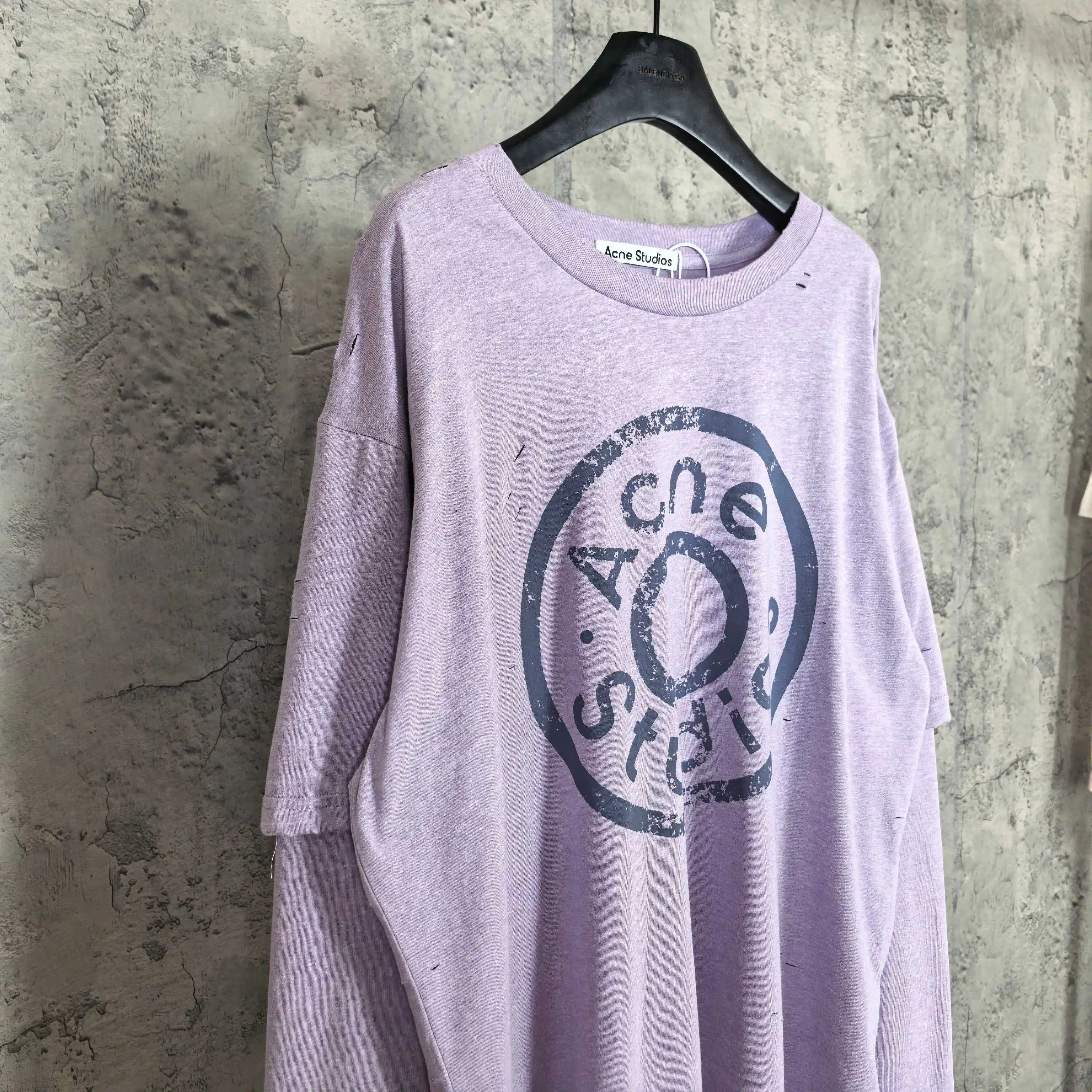 Distressed Logo Print Long-Sleeve T-Shirt D15524522 — view 7