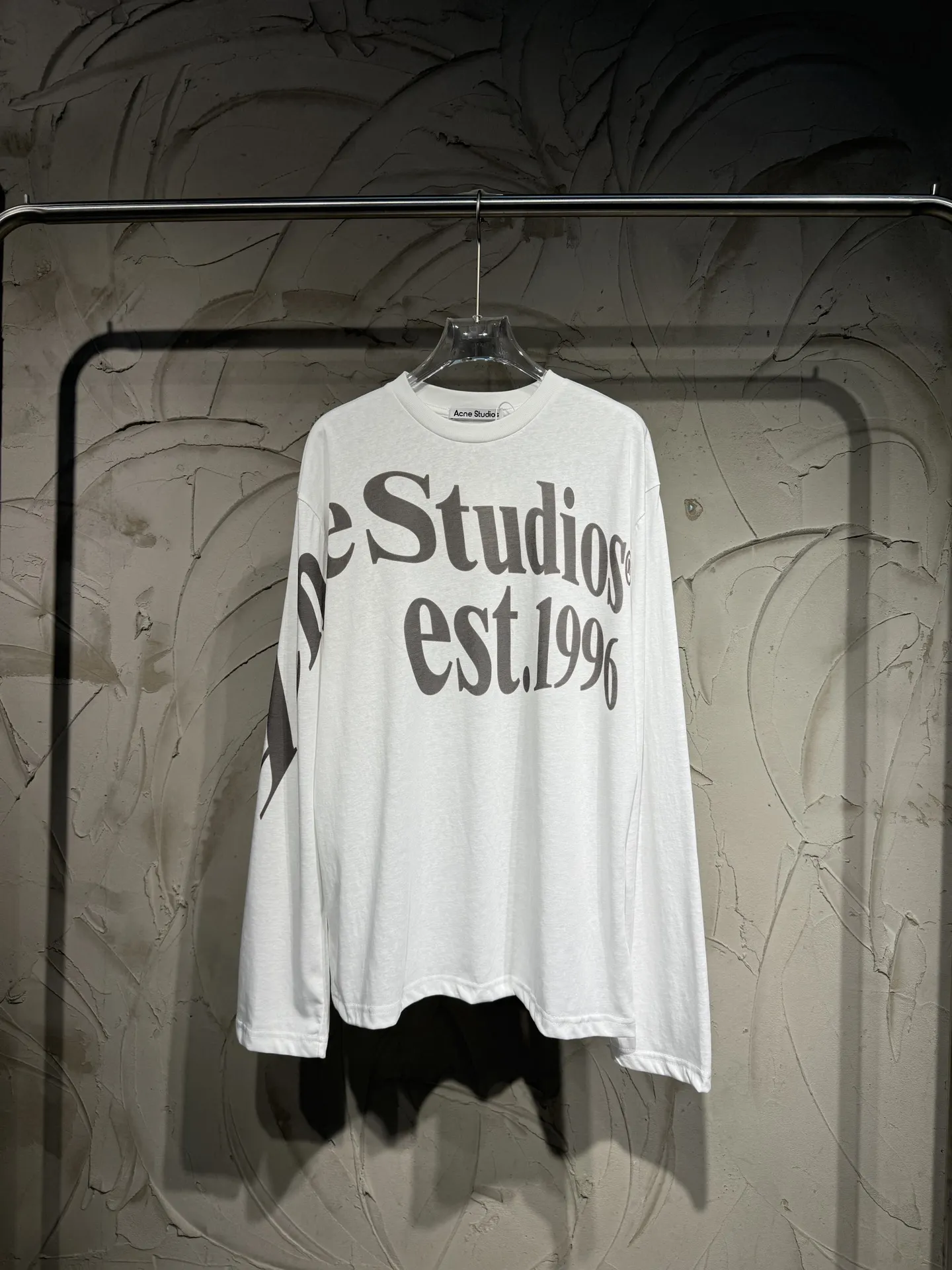 Logo Print Long-Sleeve T-Shirt D15524358