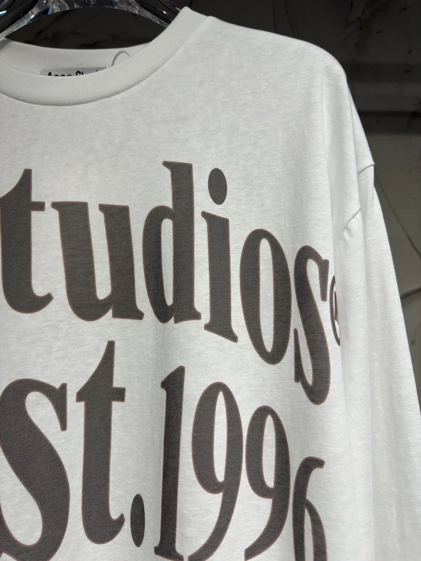 Logo Print Long-Sleeve T-Shirt D15524358 — view 3
