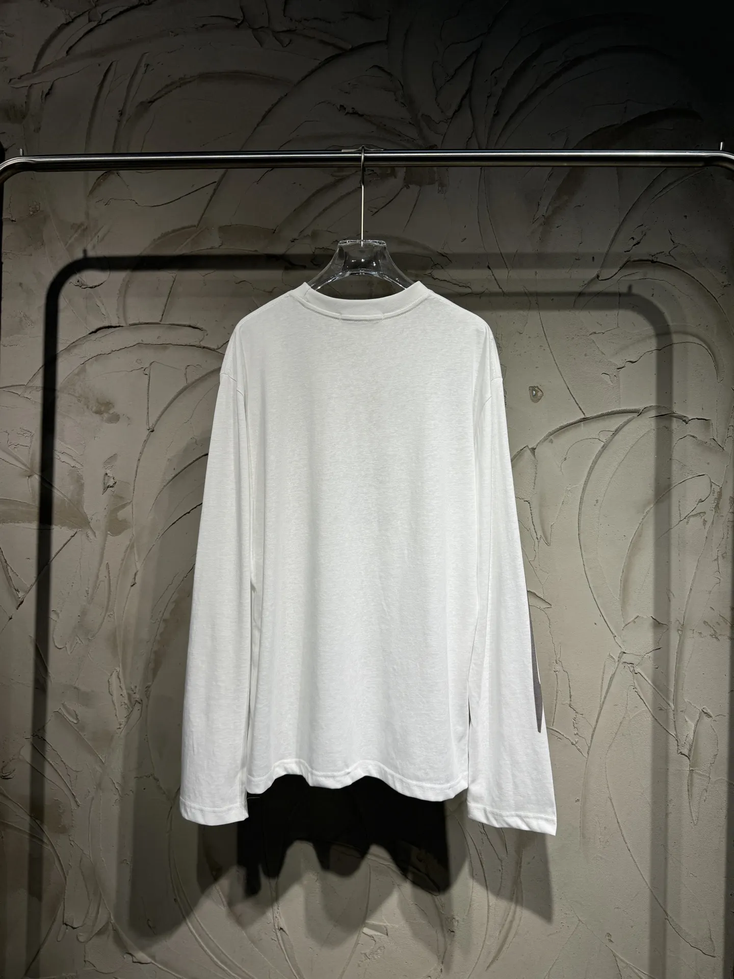 Logo Print Long-Sleeve T-Shirt D15524358 — view 10