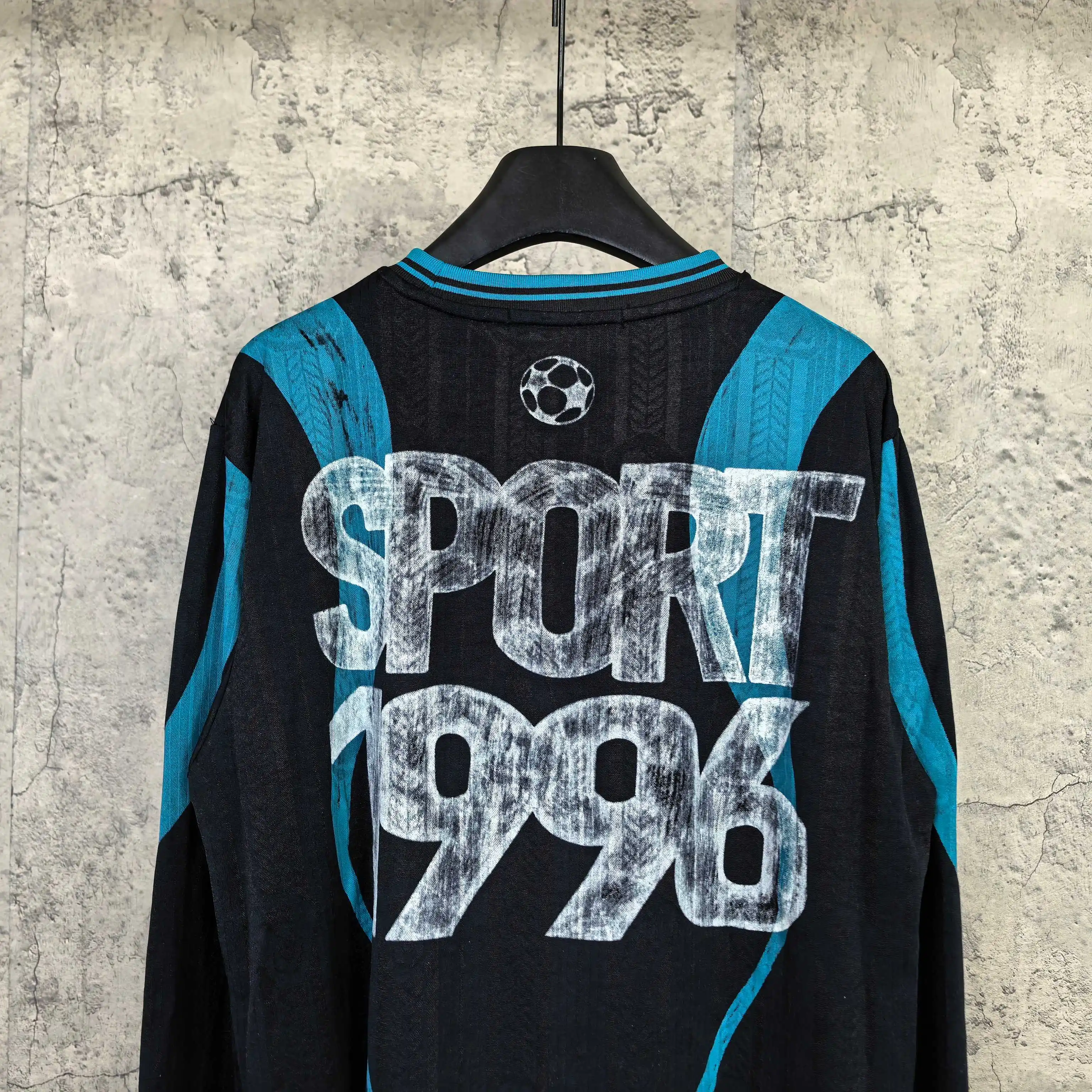 Long-Sleeve Graphic Football Jersey D15524552 — view 6