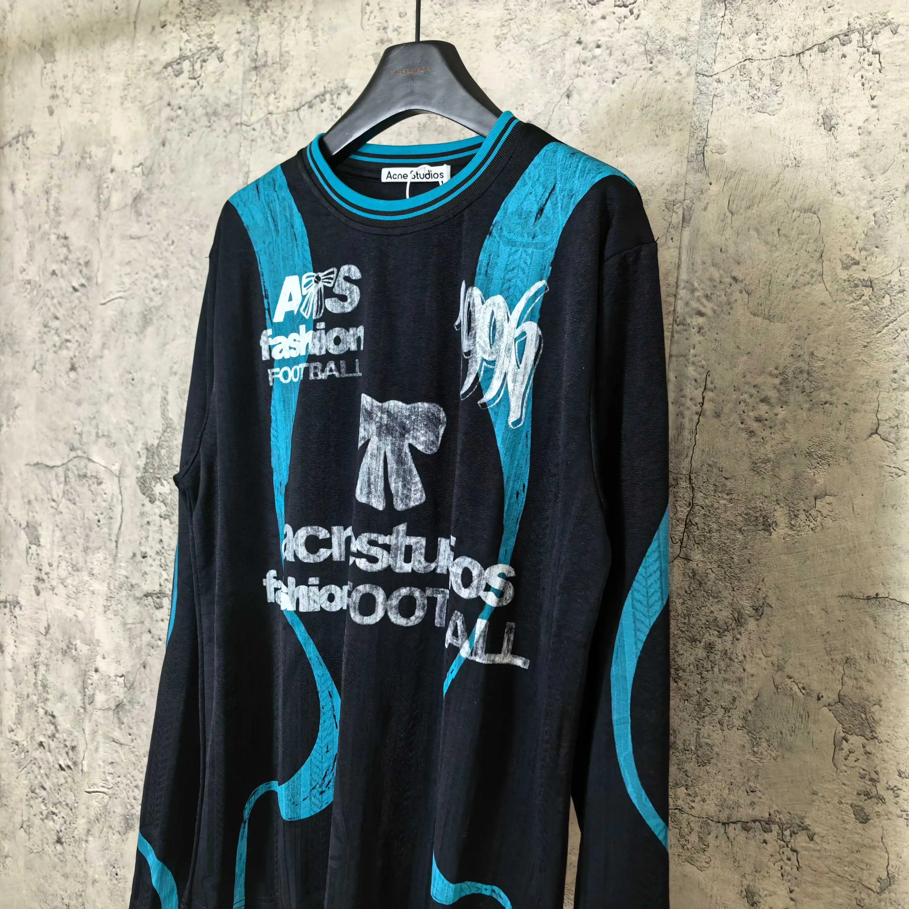 Long-Sleeve Graphic Football Jersey D15524552 — view 9
