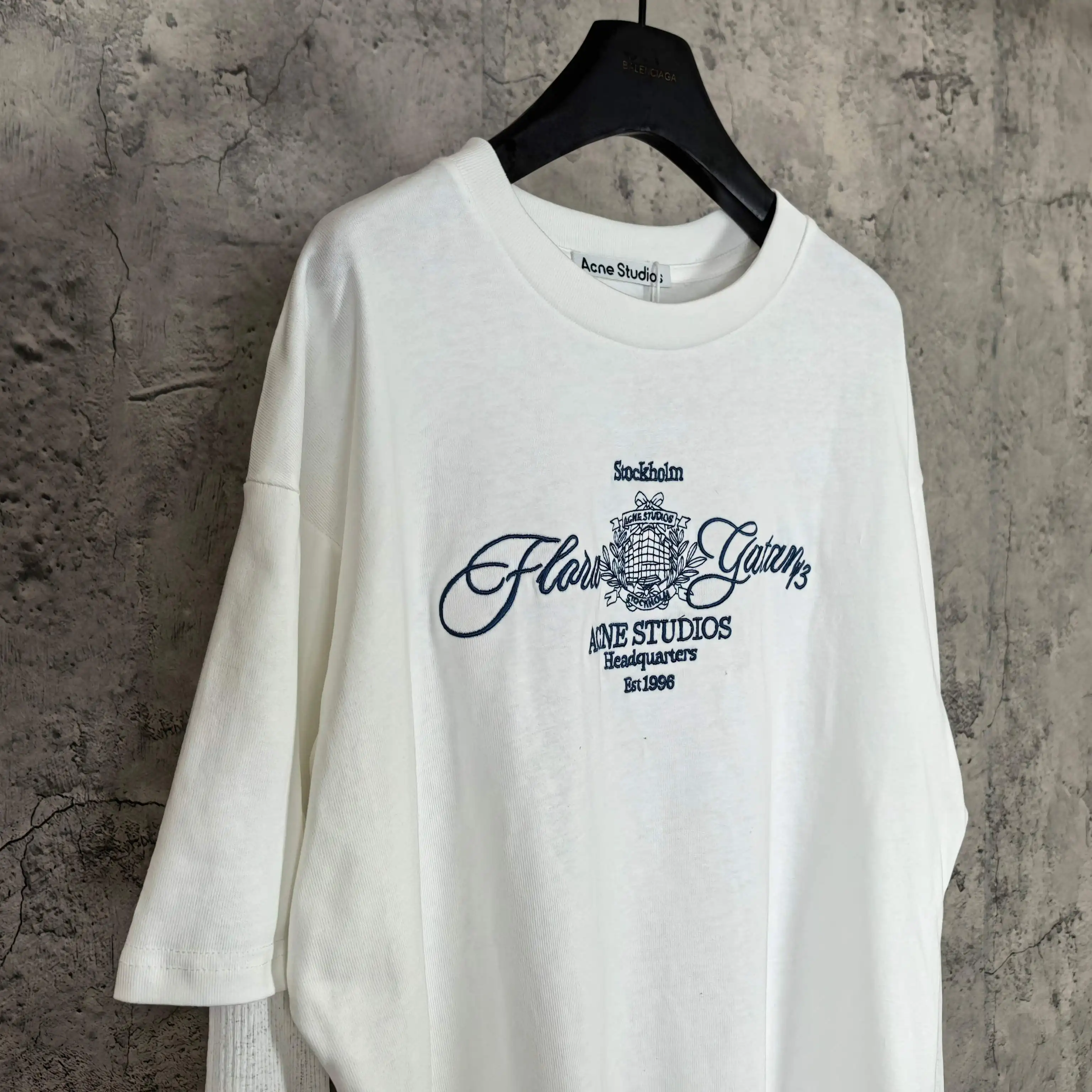 Layered Mesh Long-Sleeve Embroidered T-Shirt D15524555 — view 7
