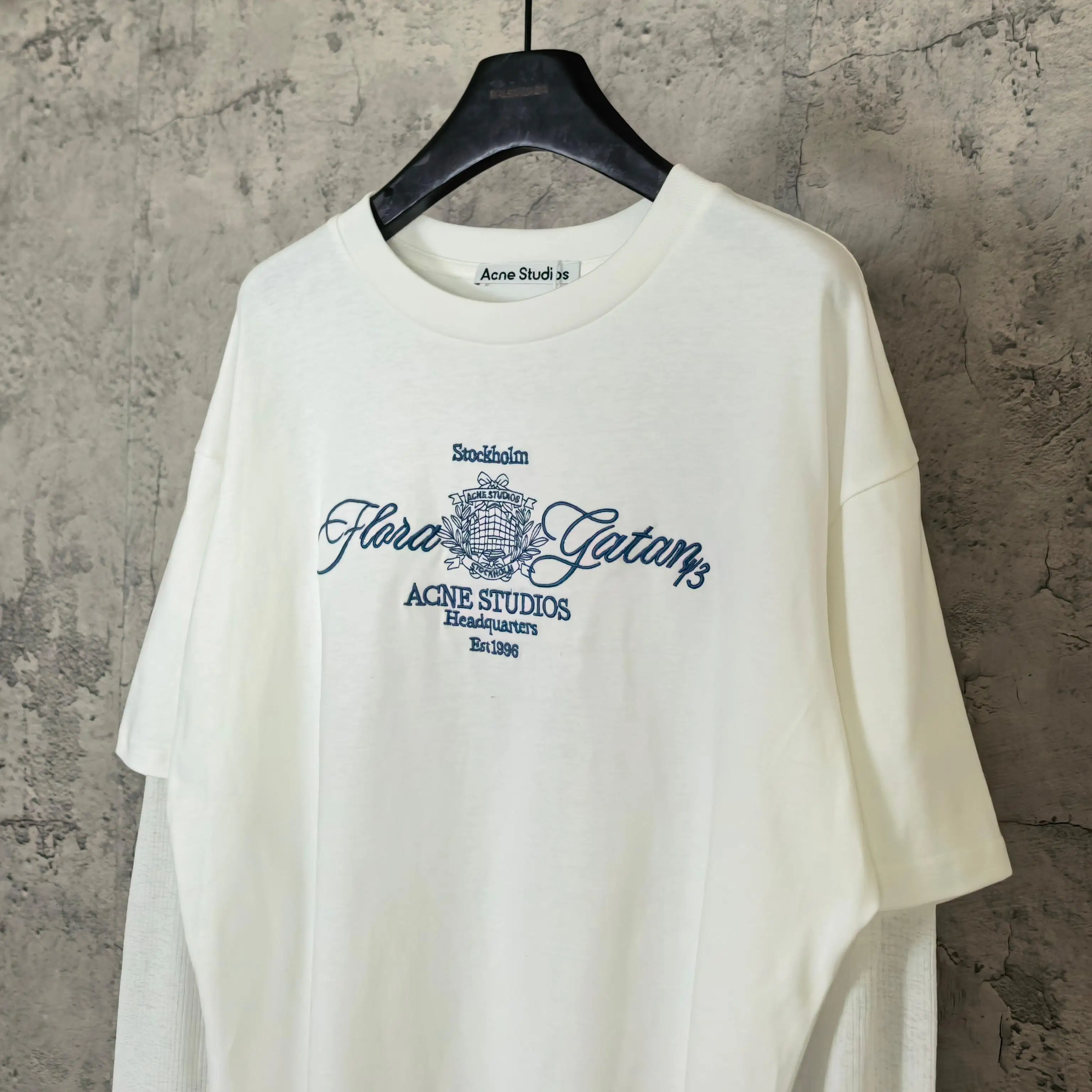Layered Mesh Long-Sleeve Embroidered T-Shirt D15524555 — view 9
