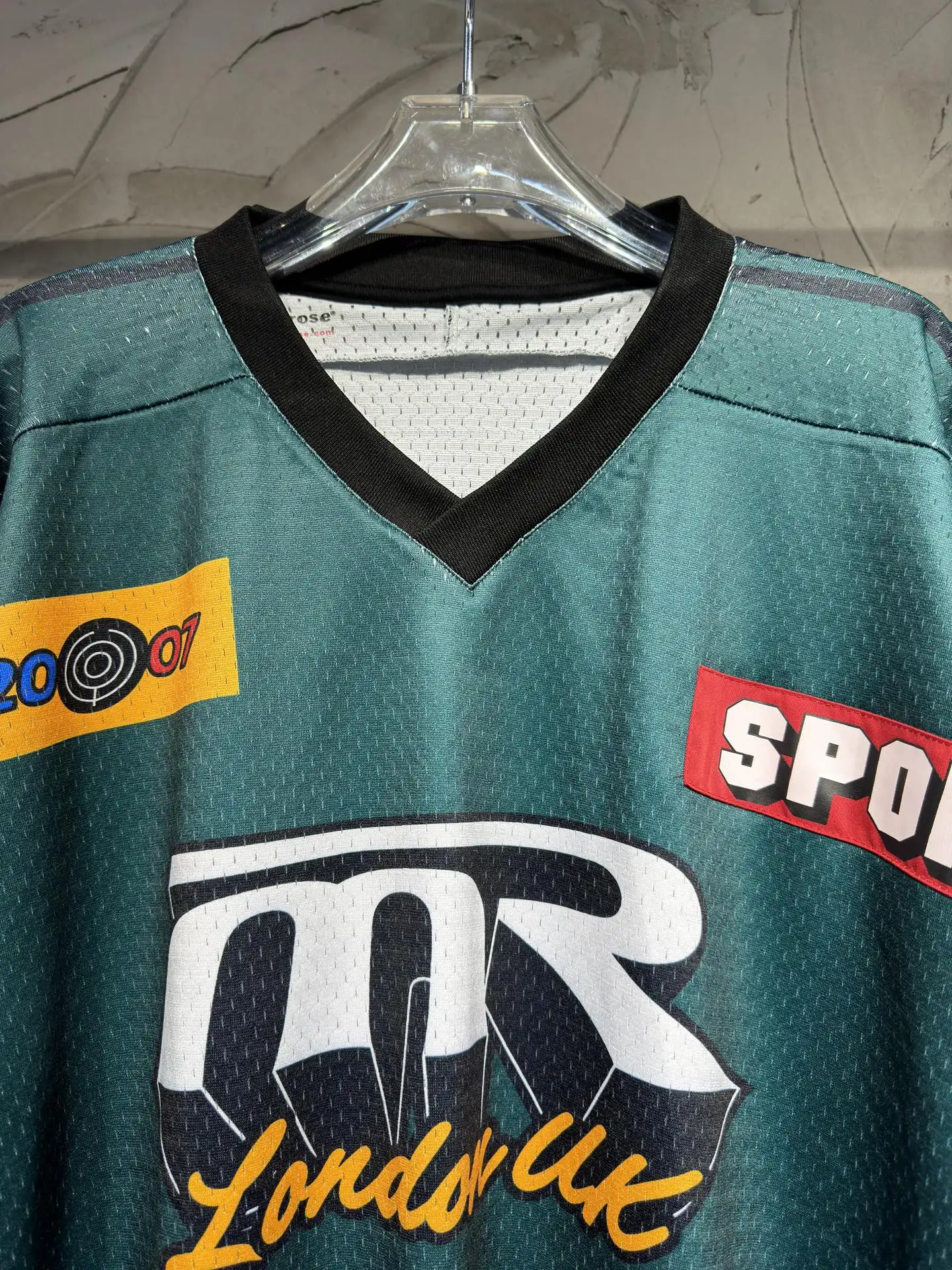 Oversized Logo-Print Mesh Football Jersey D15524336 — view 5
