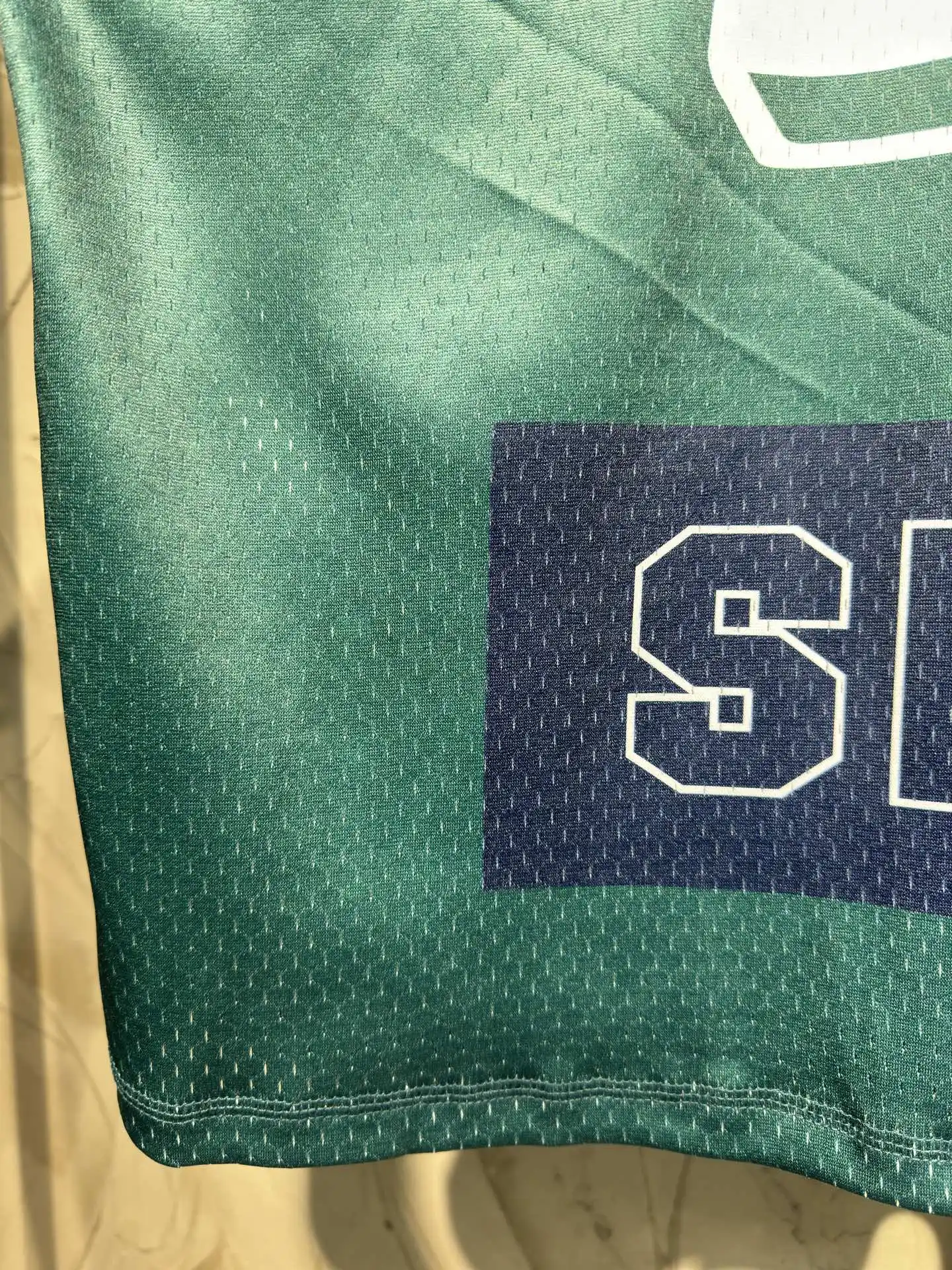 Oversized Logo-Print Mesh Football Jersey D15524336 — view 23