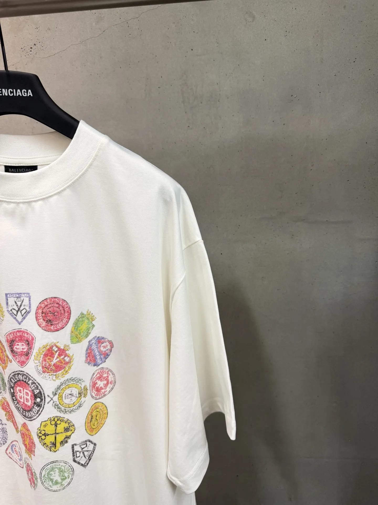 Crest Logo Graphic Oversized T-Shirt D15520026 — view 4