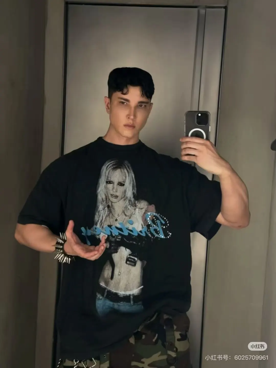 Britney Spears Graphic Print T-Shirt D15520042 — view 8
