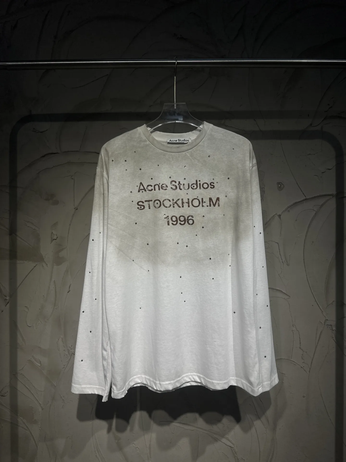 1996 Distressed Rhinestone Long-Sleeve T-Shirt D15924351