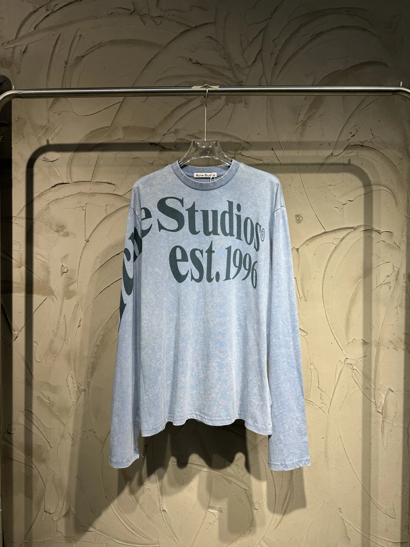 Logo Print Acid-Wash Long-Sleeved T-Shirt D16024357
