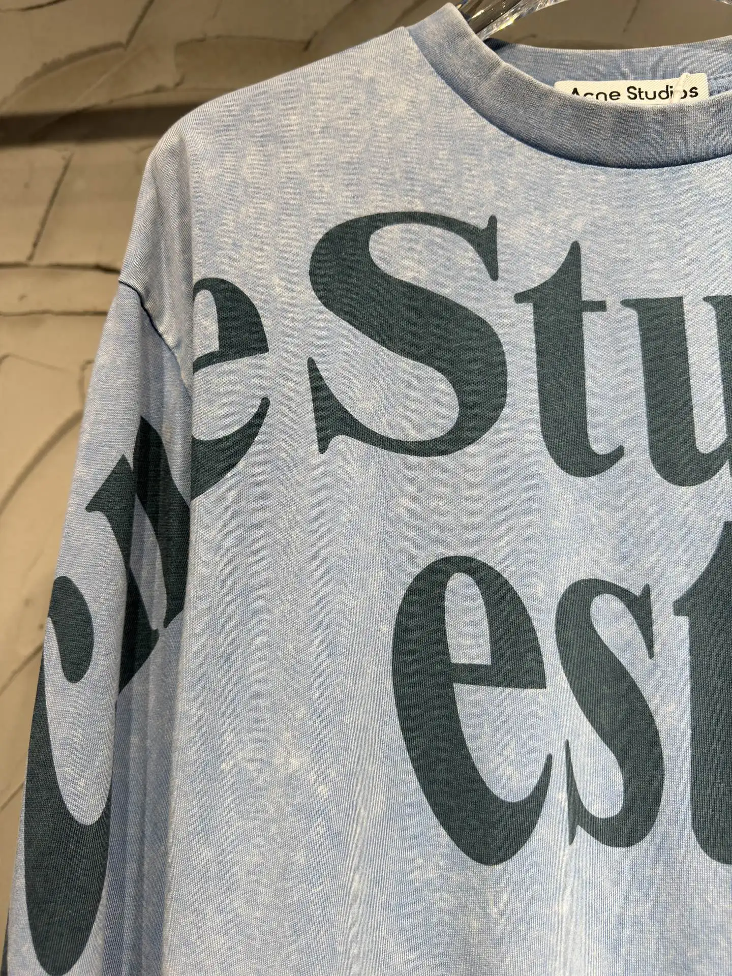 Logo Print Acid-Wash Long-Sleeved T-Shirt D16024357 — view 4