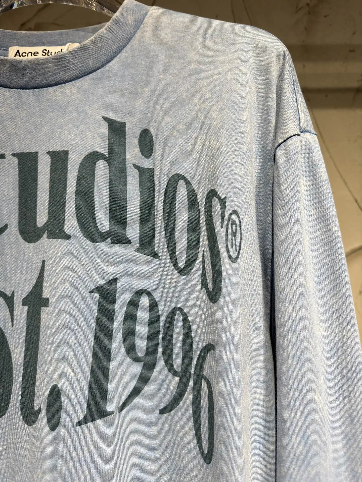 Logo Print Acid-Wash Long-Sleeved T-Shirt D16024357 — view 5