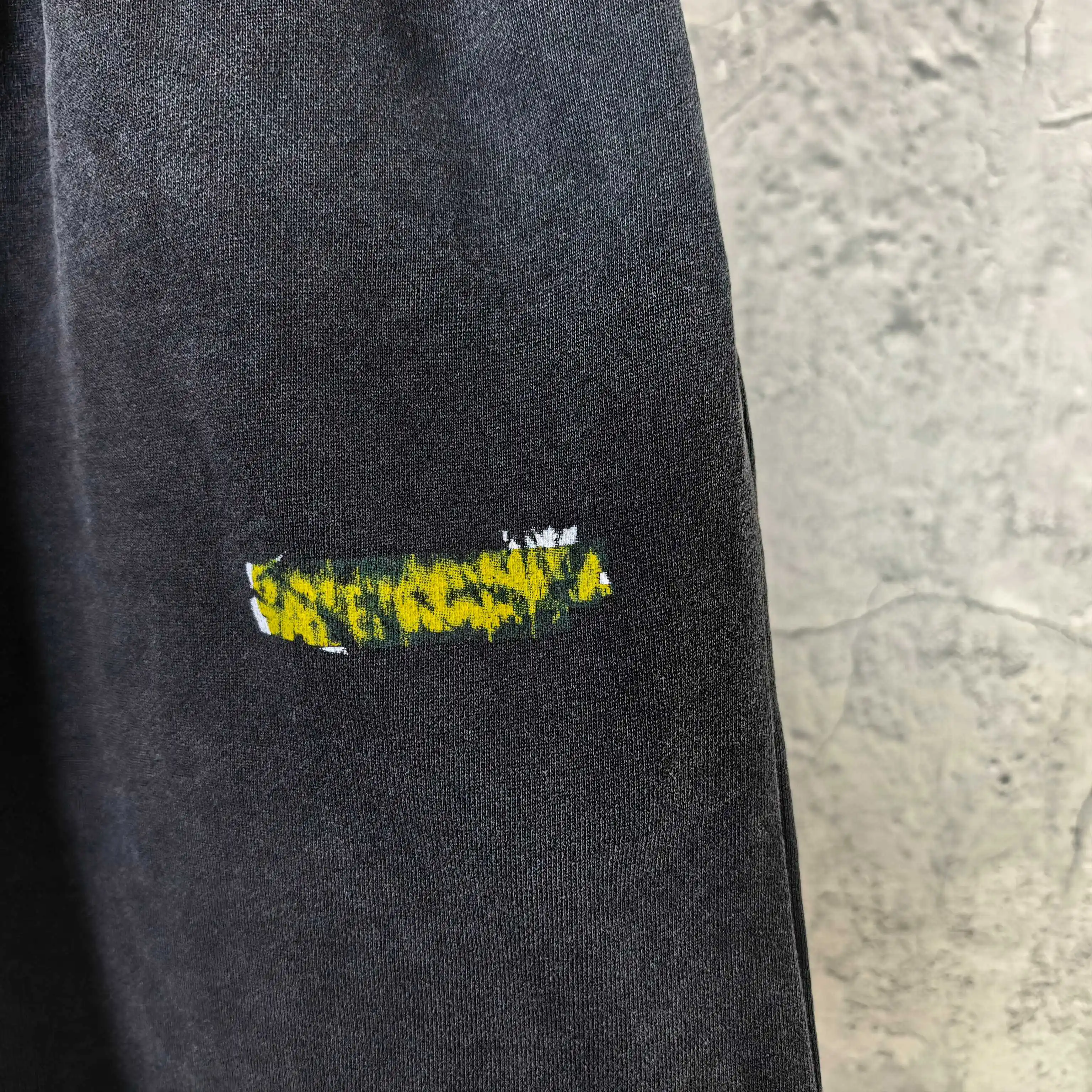 Messy Spray Logo Graffiti Shorts D16024494 — view 8