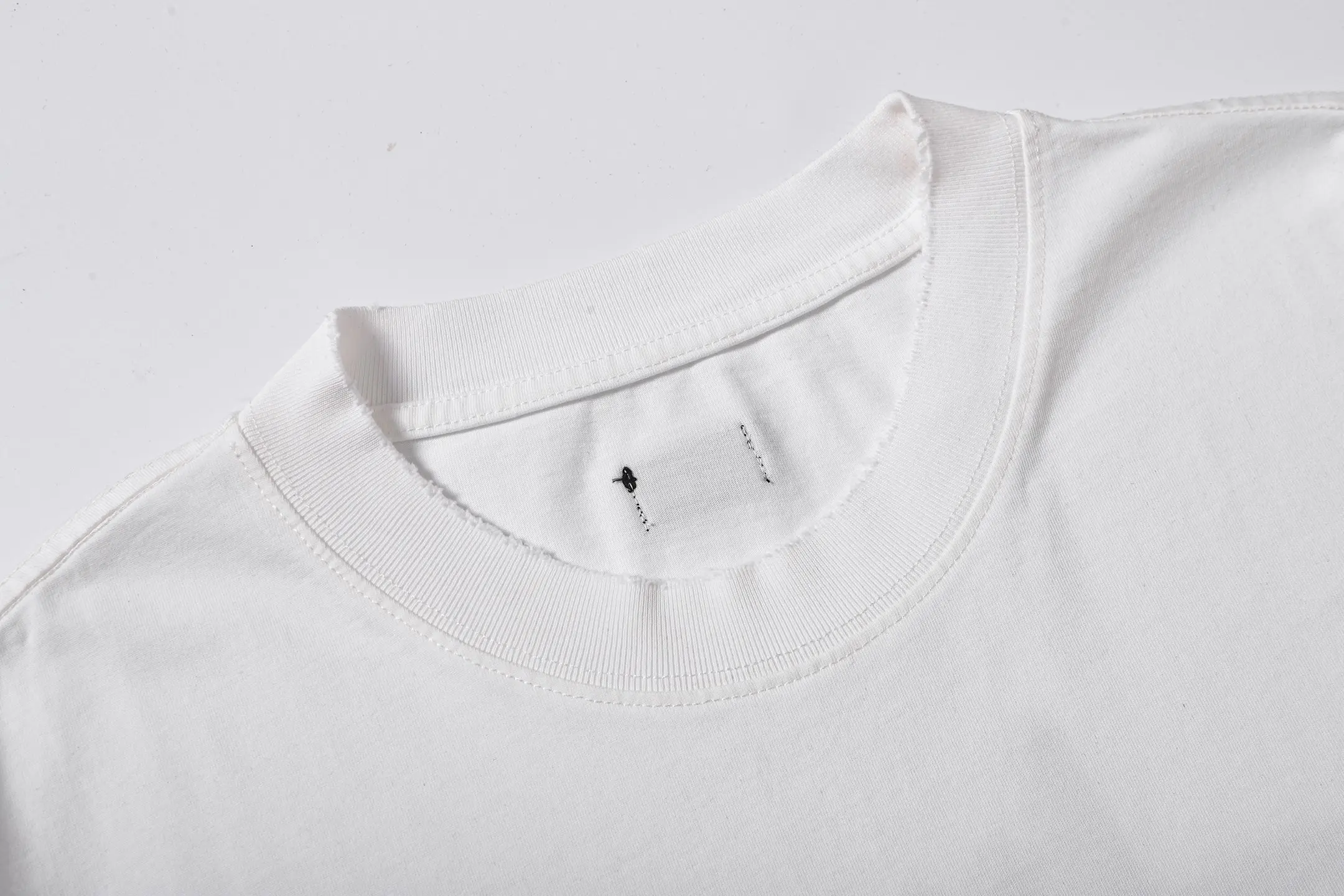 Graffiti Logo Heavyweight Cotton T-Shirt D16013297 — view 3