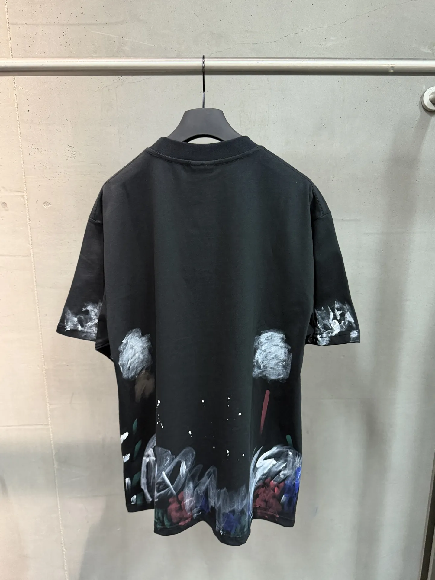 Hand-Painted Splatter Embroidery T-Shirt D16020059 — view 2