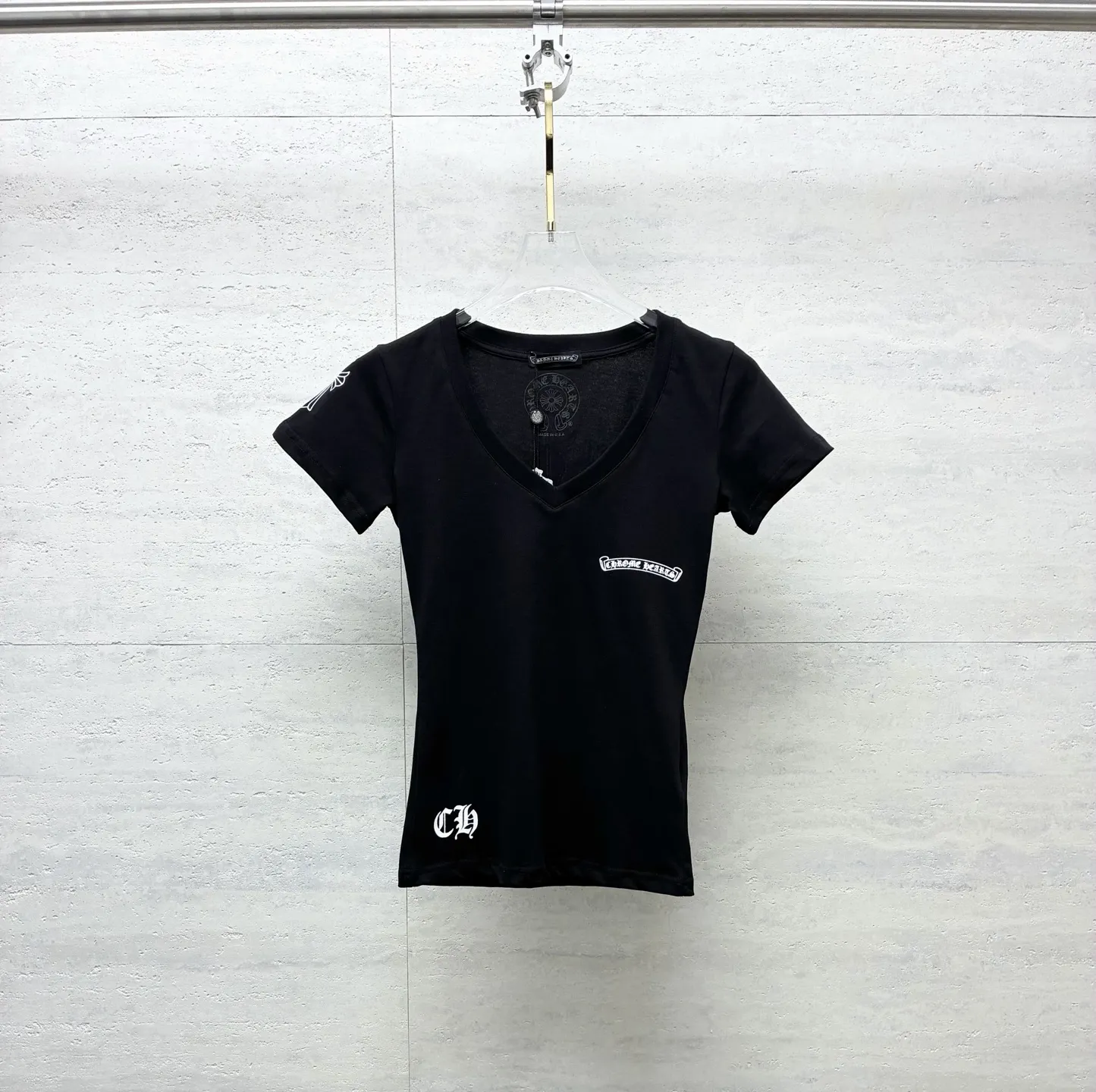 Logo-Print V-Neck Cotton T-Shirt D16519097