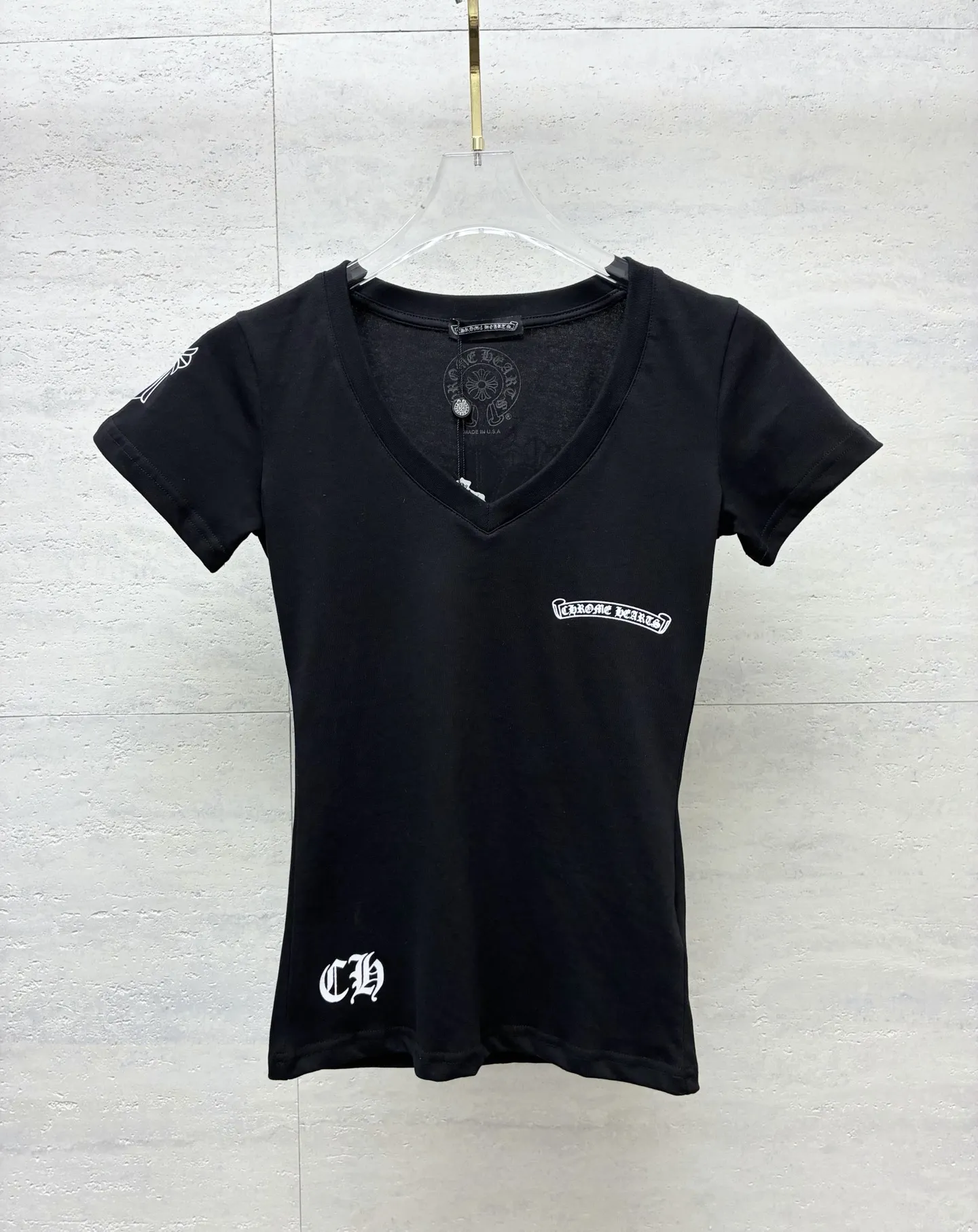 Logo-Print V-Neck Cotton T-Shirt D16519097 — view 2
