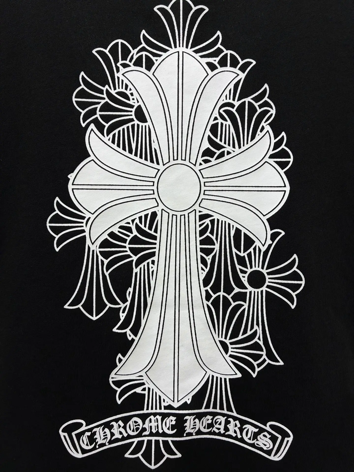 Logo-Print V-Neck Cotton T-Shirt D16519097 — view 6